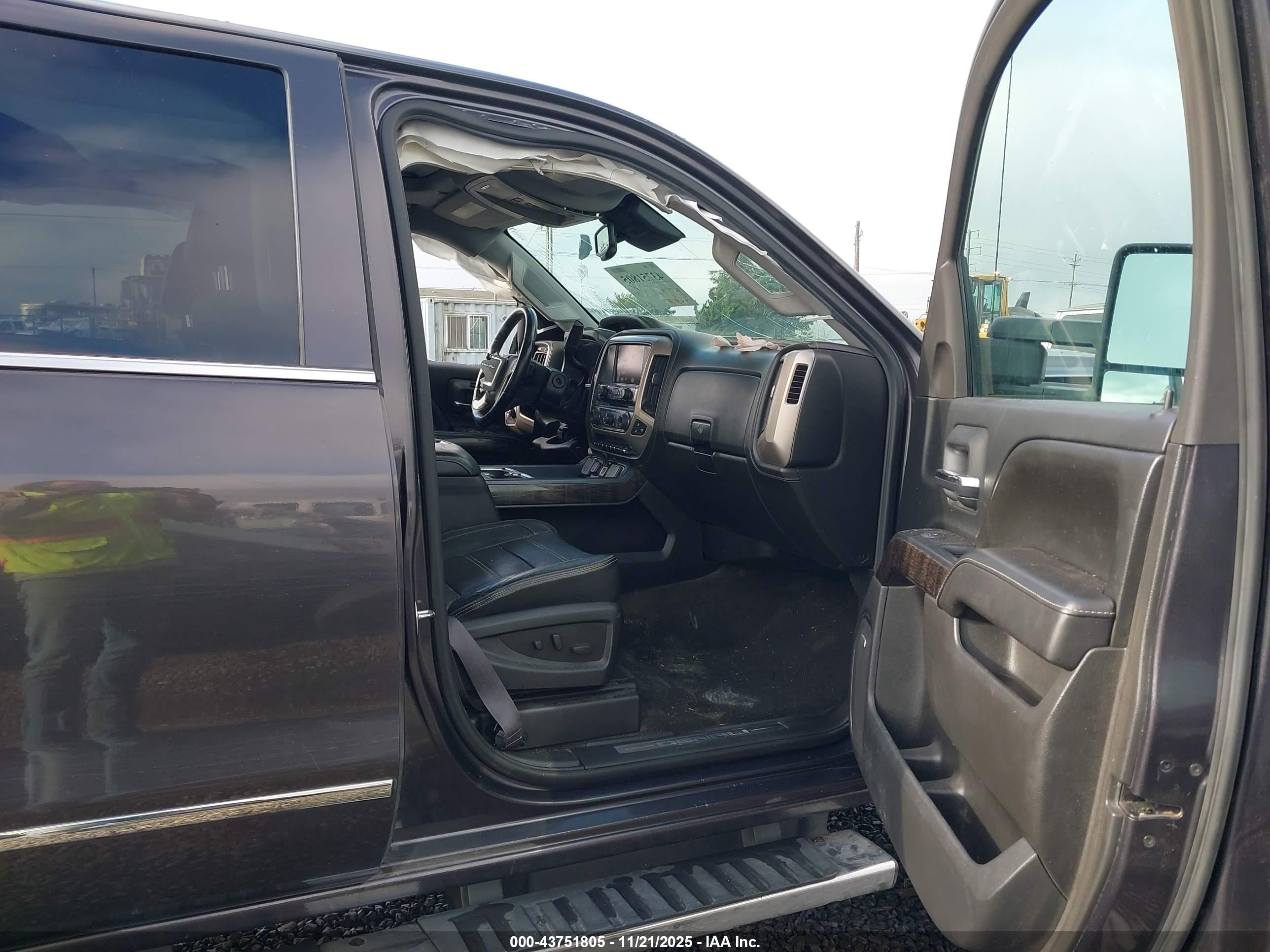 GMC SIERRA image 5