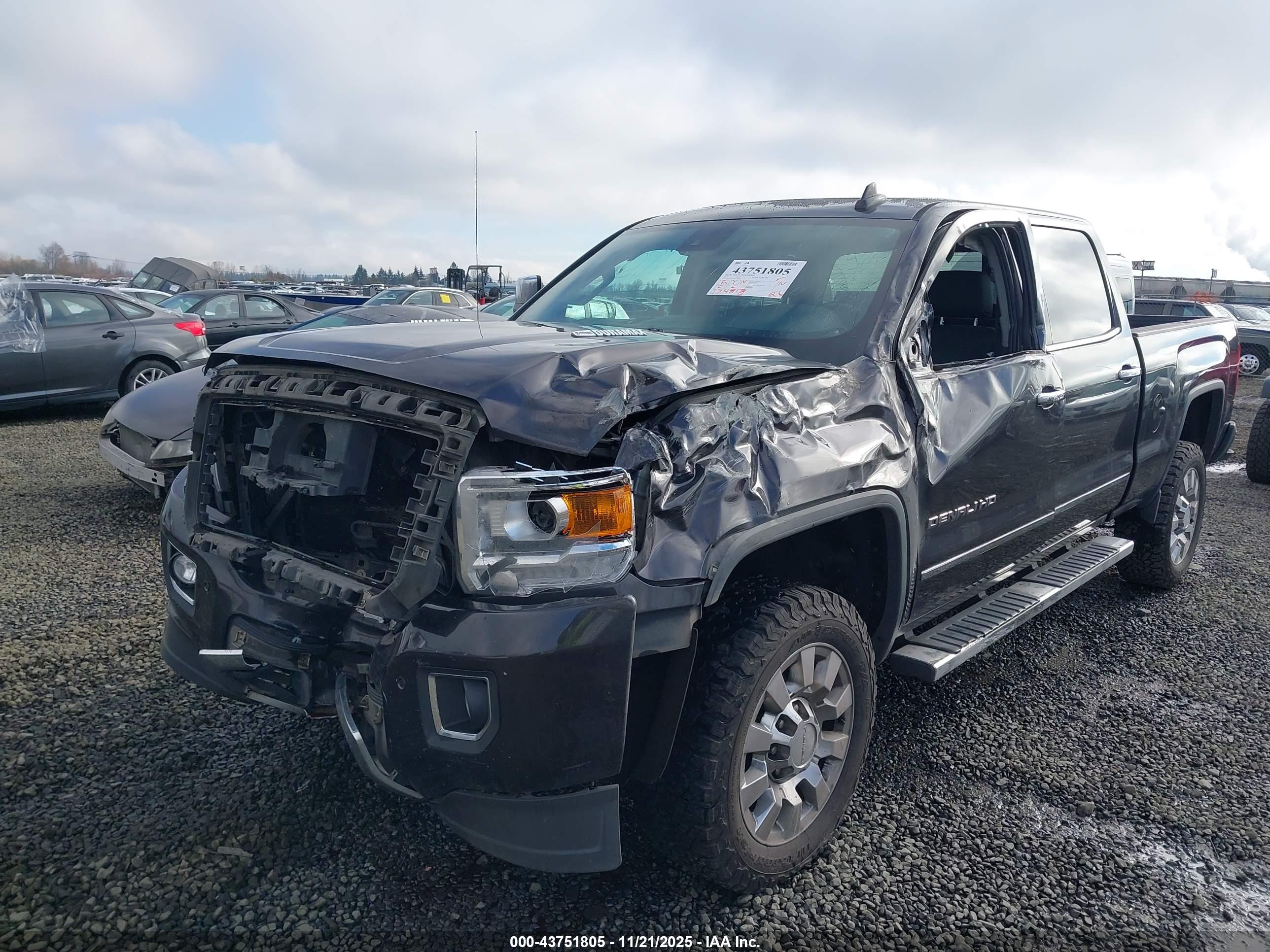 GMC SIERRA image 6