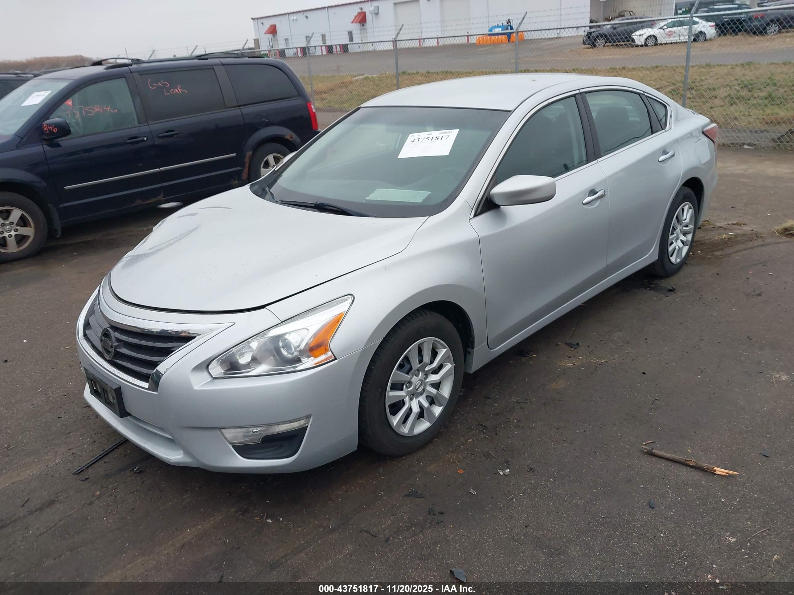 NISSAN ALTIMA image 2