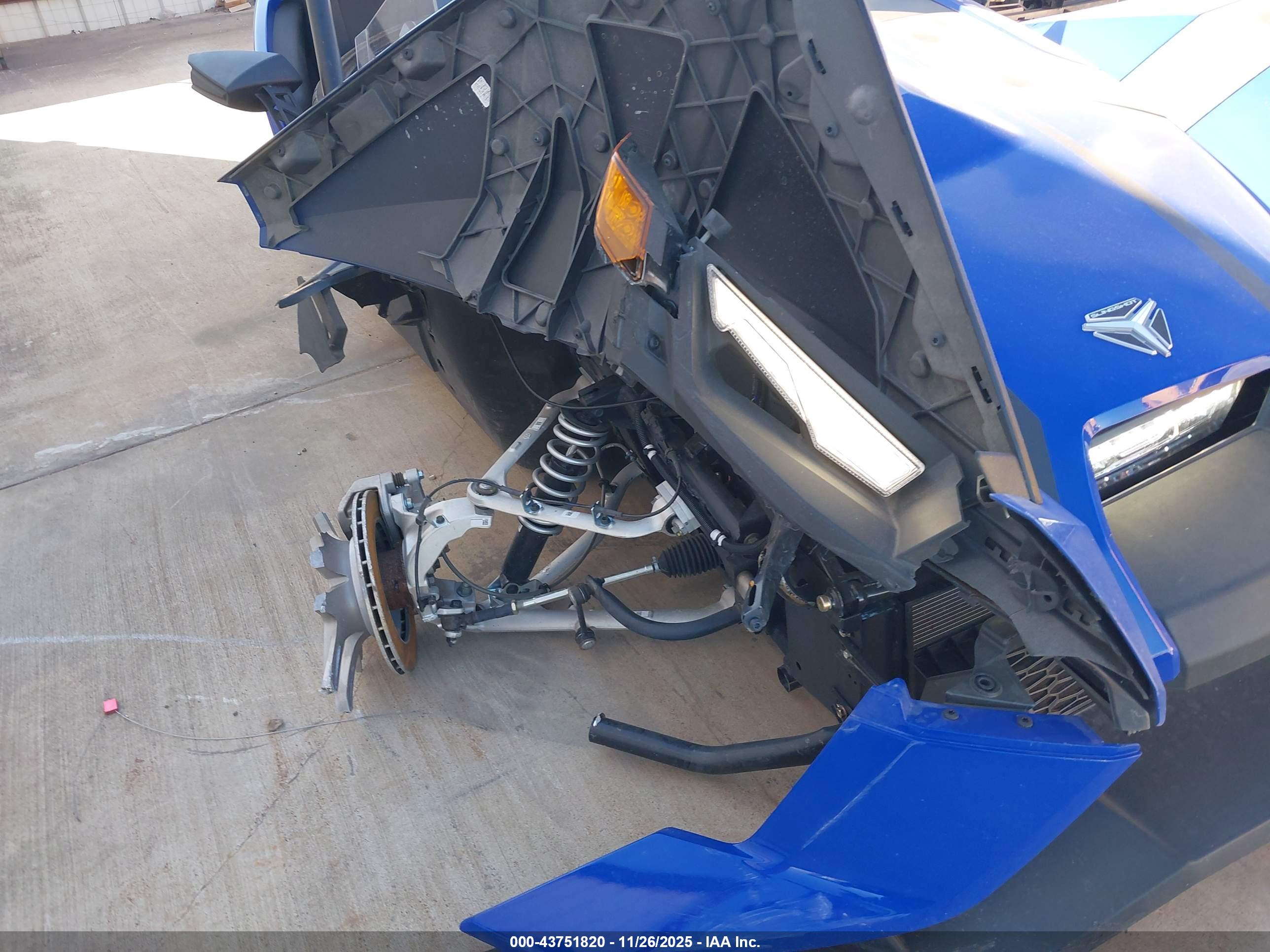 POLARIS SLINGSHOT image 6