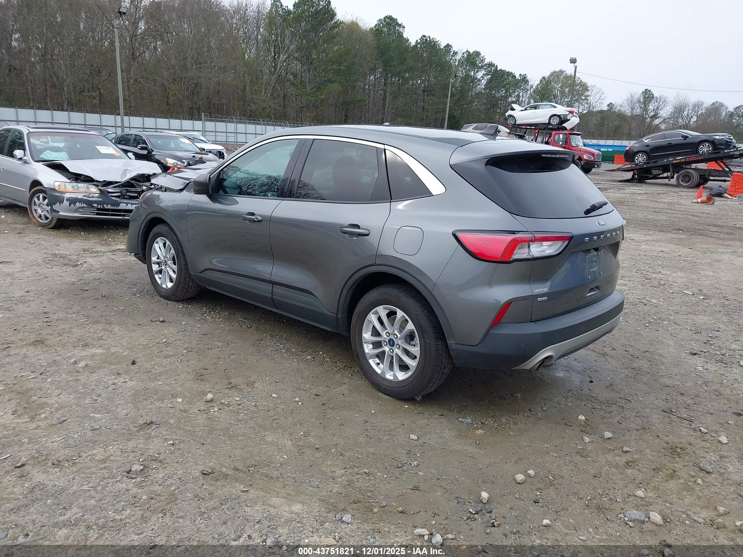 FORD ESCAPE image 3