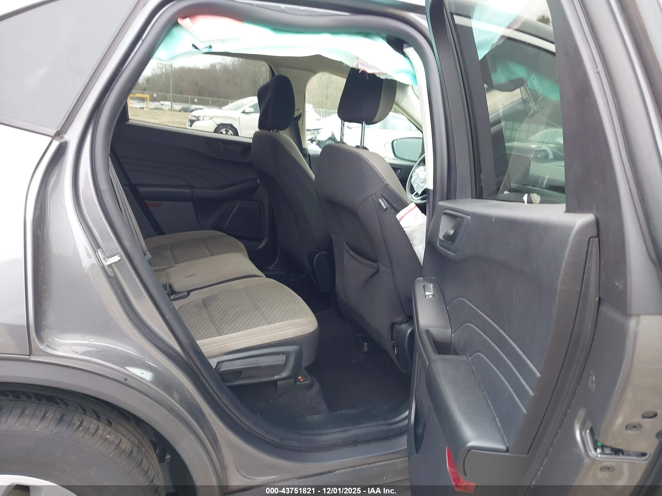 FORD ESCAPE image 8