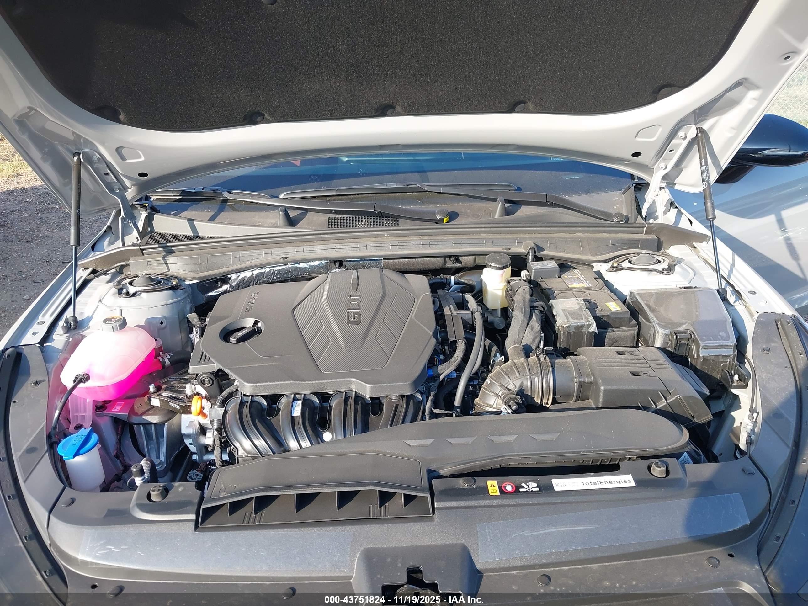 KIA K5 image 10