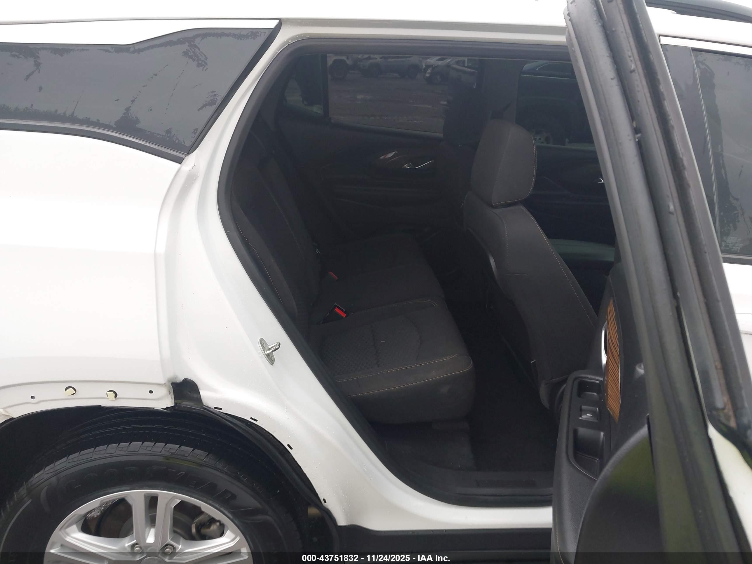 GMC TERRAIN image 8