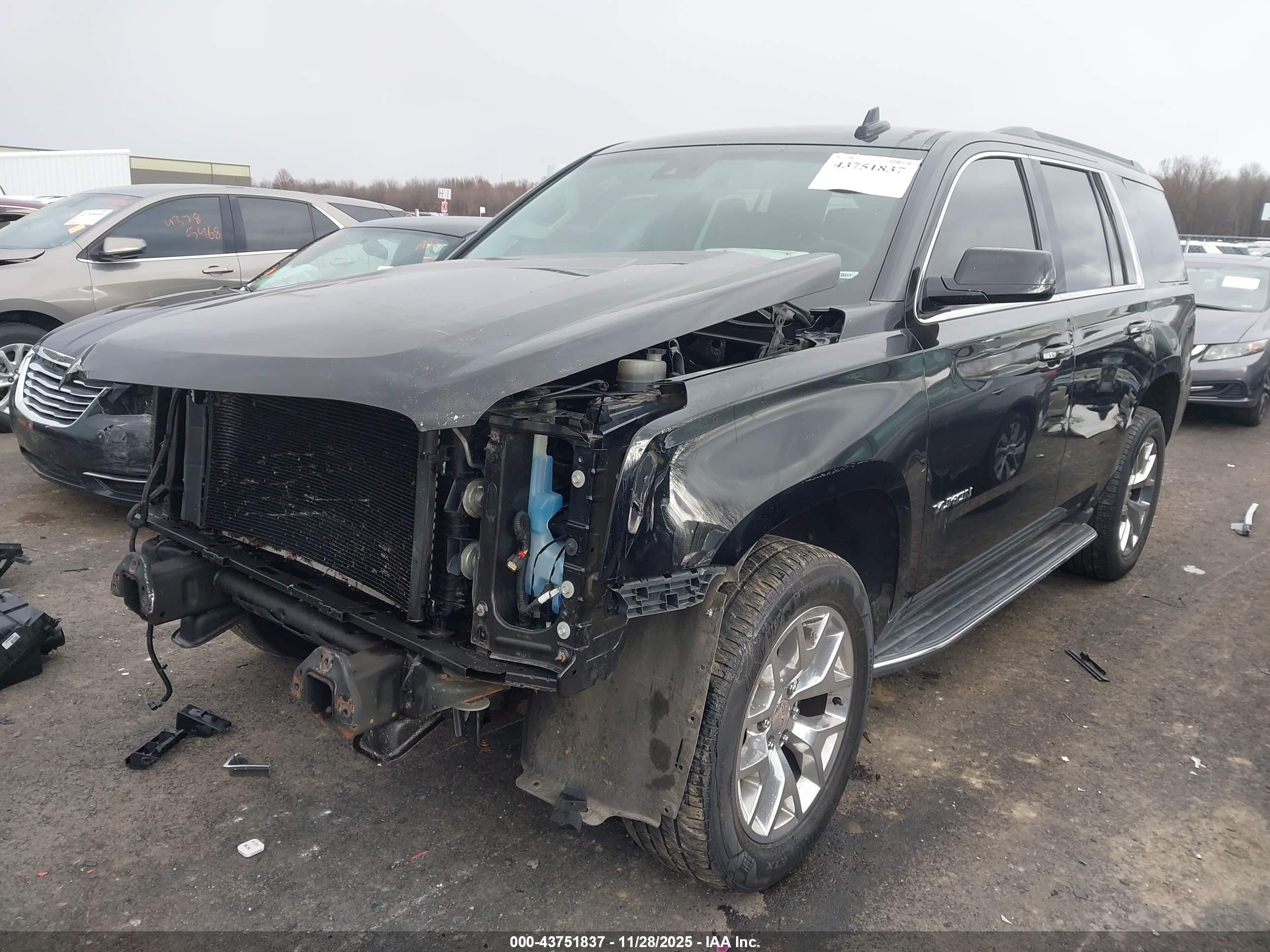 GMC YUKON image 2