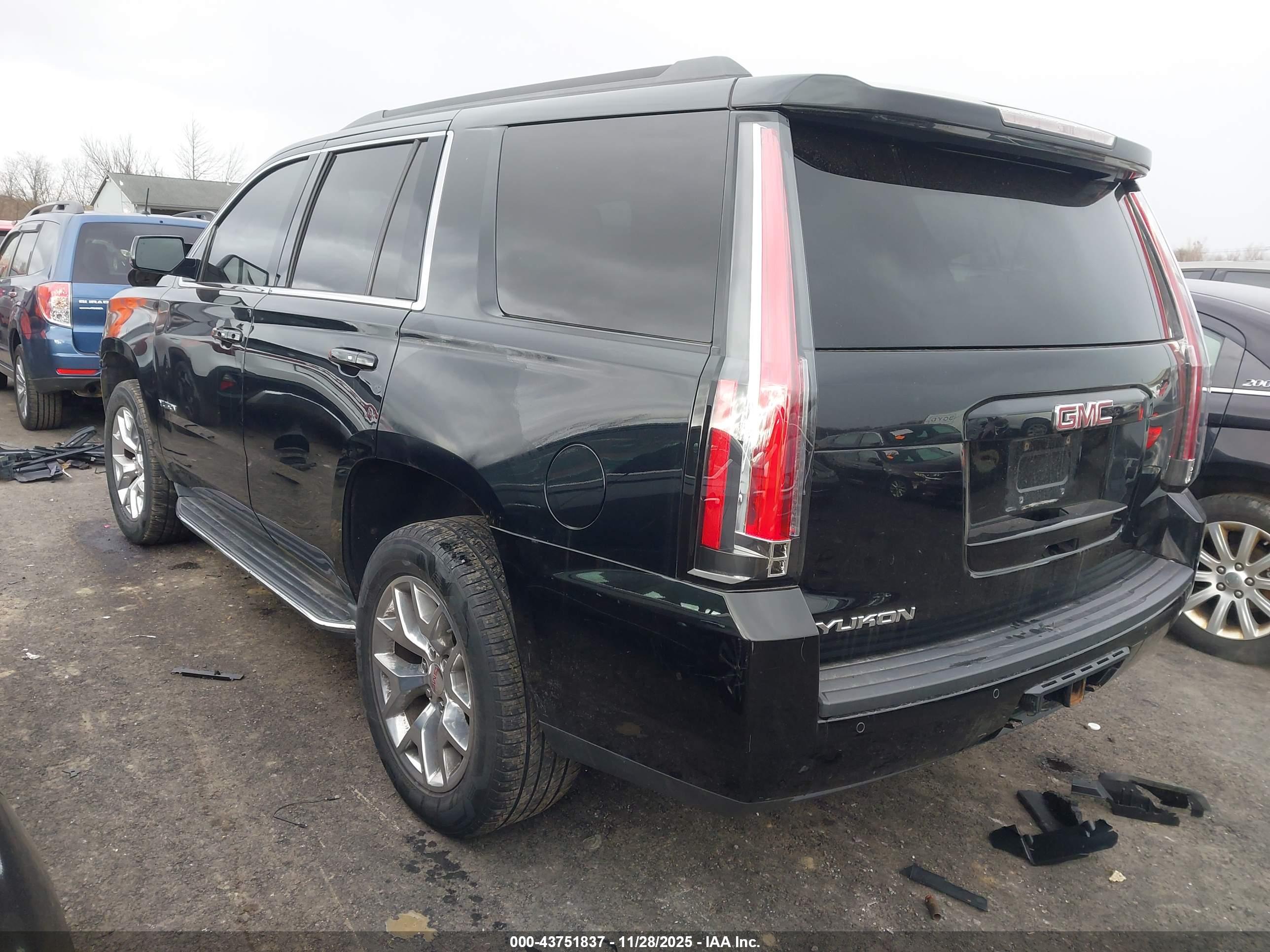 GMC YUKON image 3
