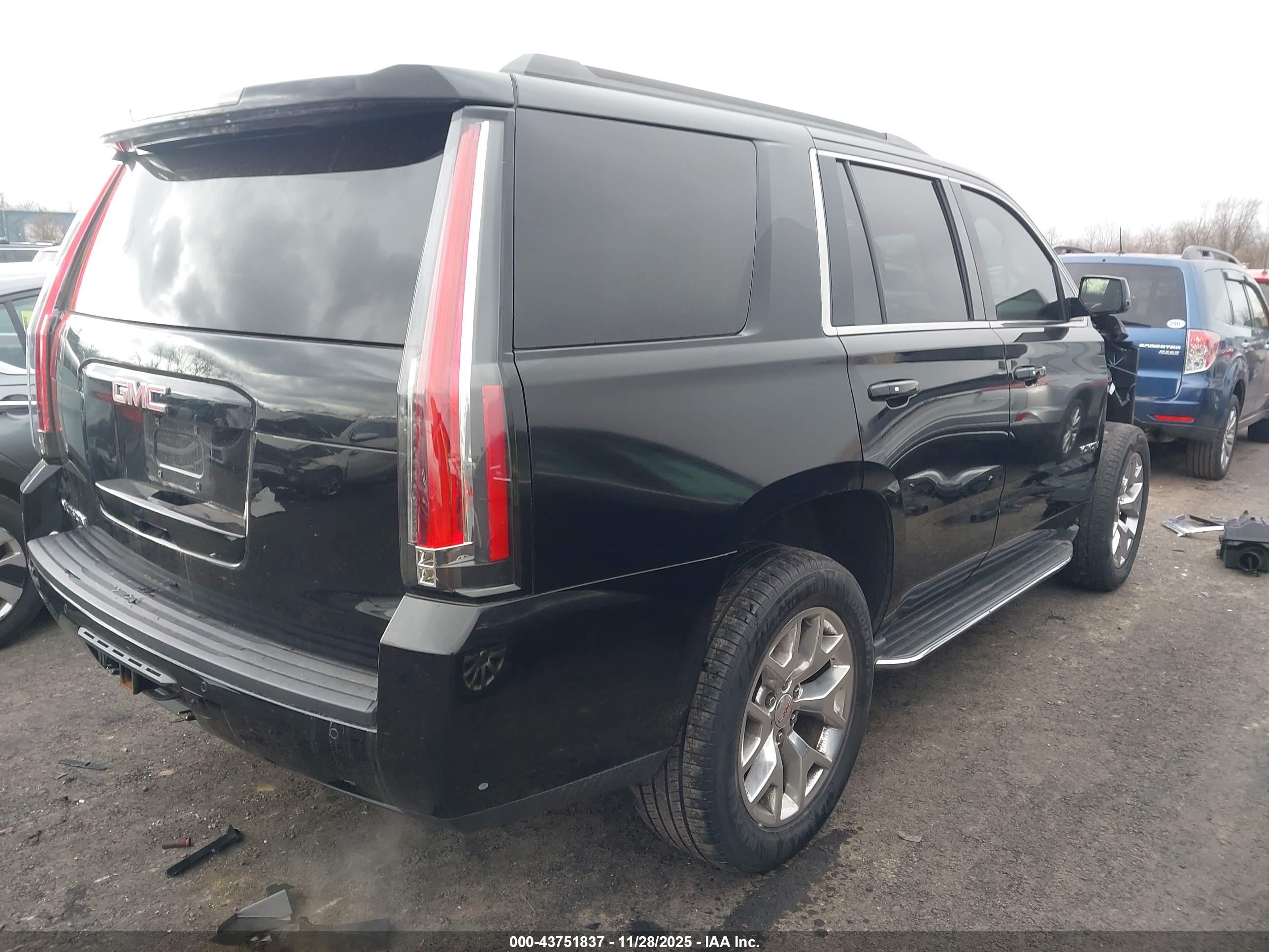 GMC YUKON image 4