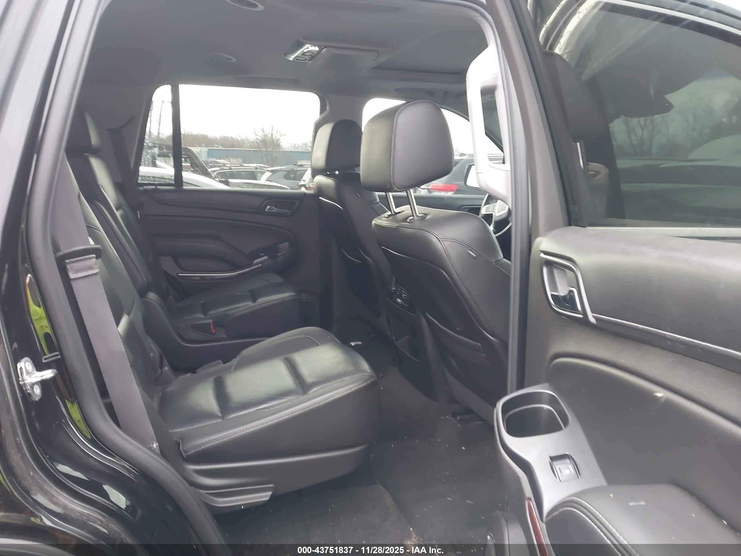 GMC YUKON image 8
