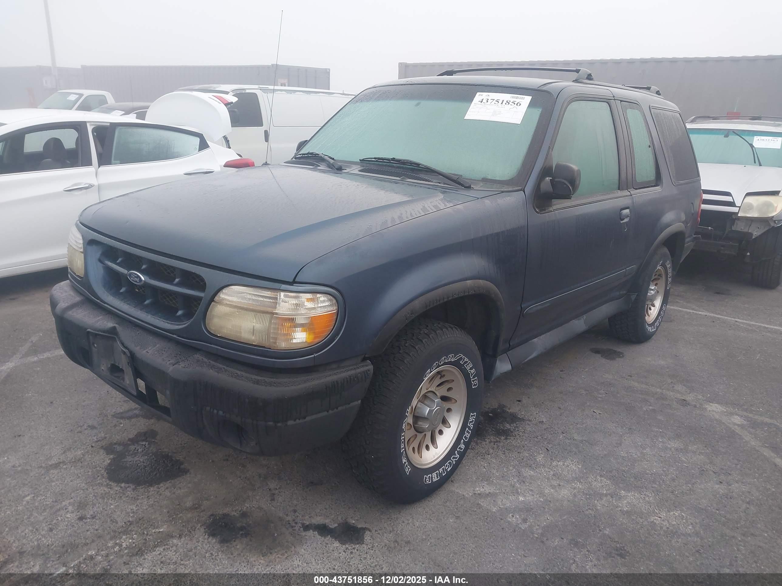 FORD EXPLORER image 2