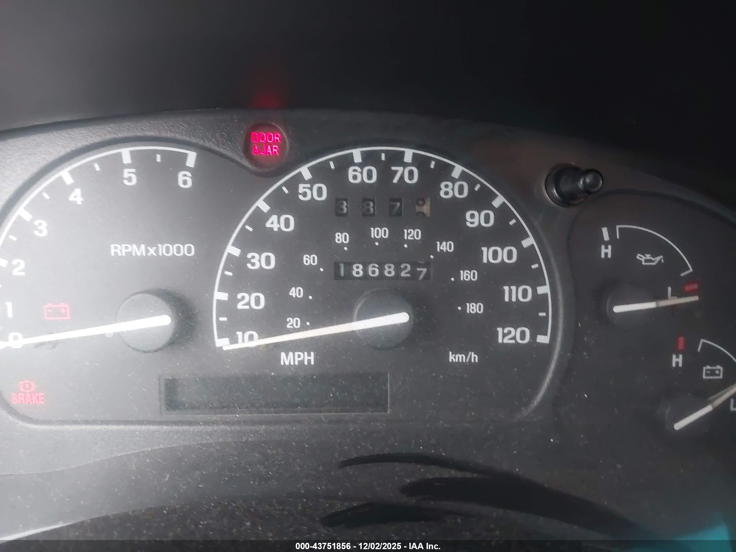 FORD EXPLORER image 7