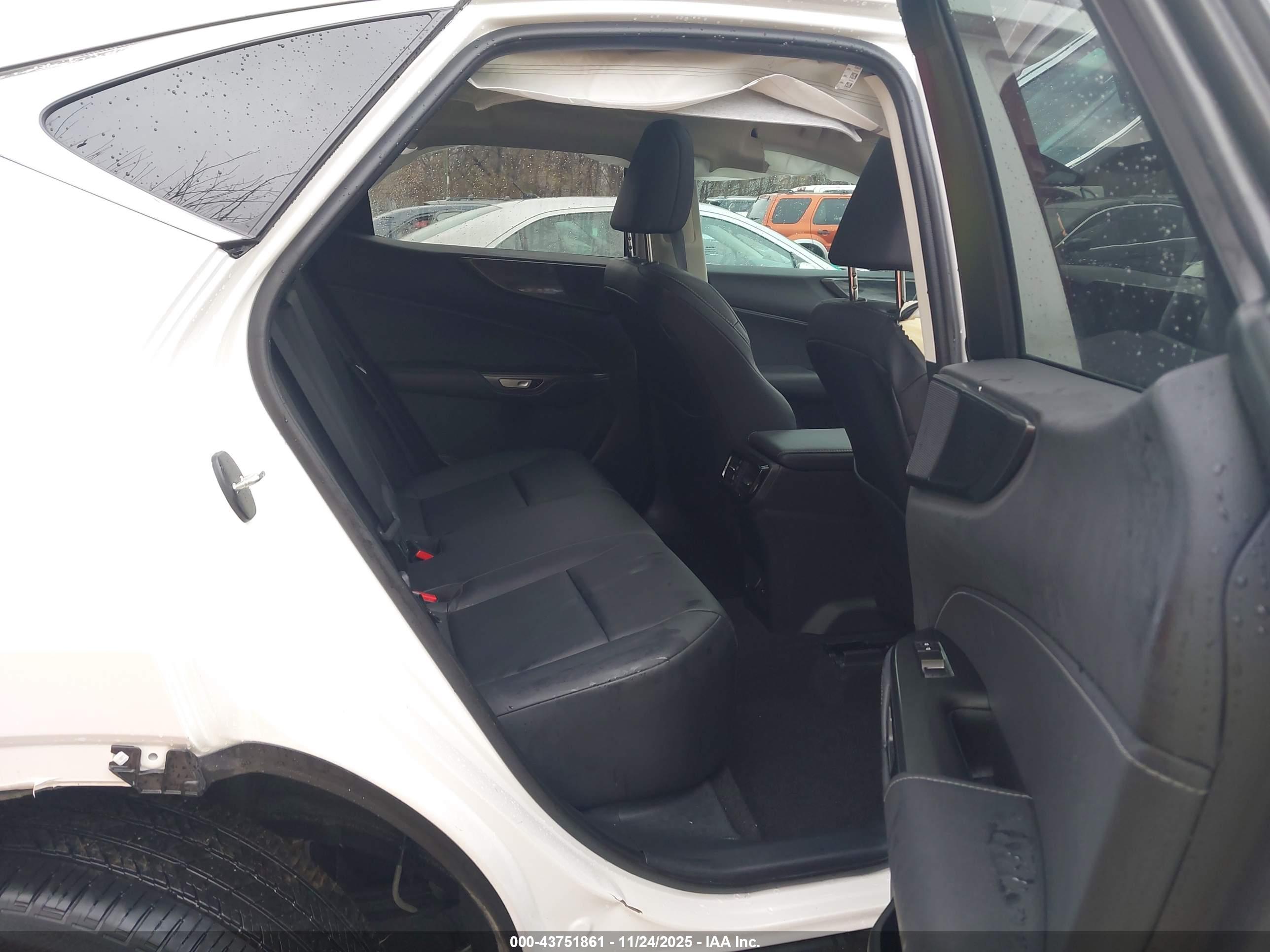 LEXUS NX image 8