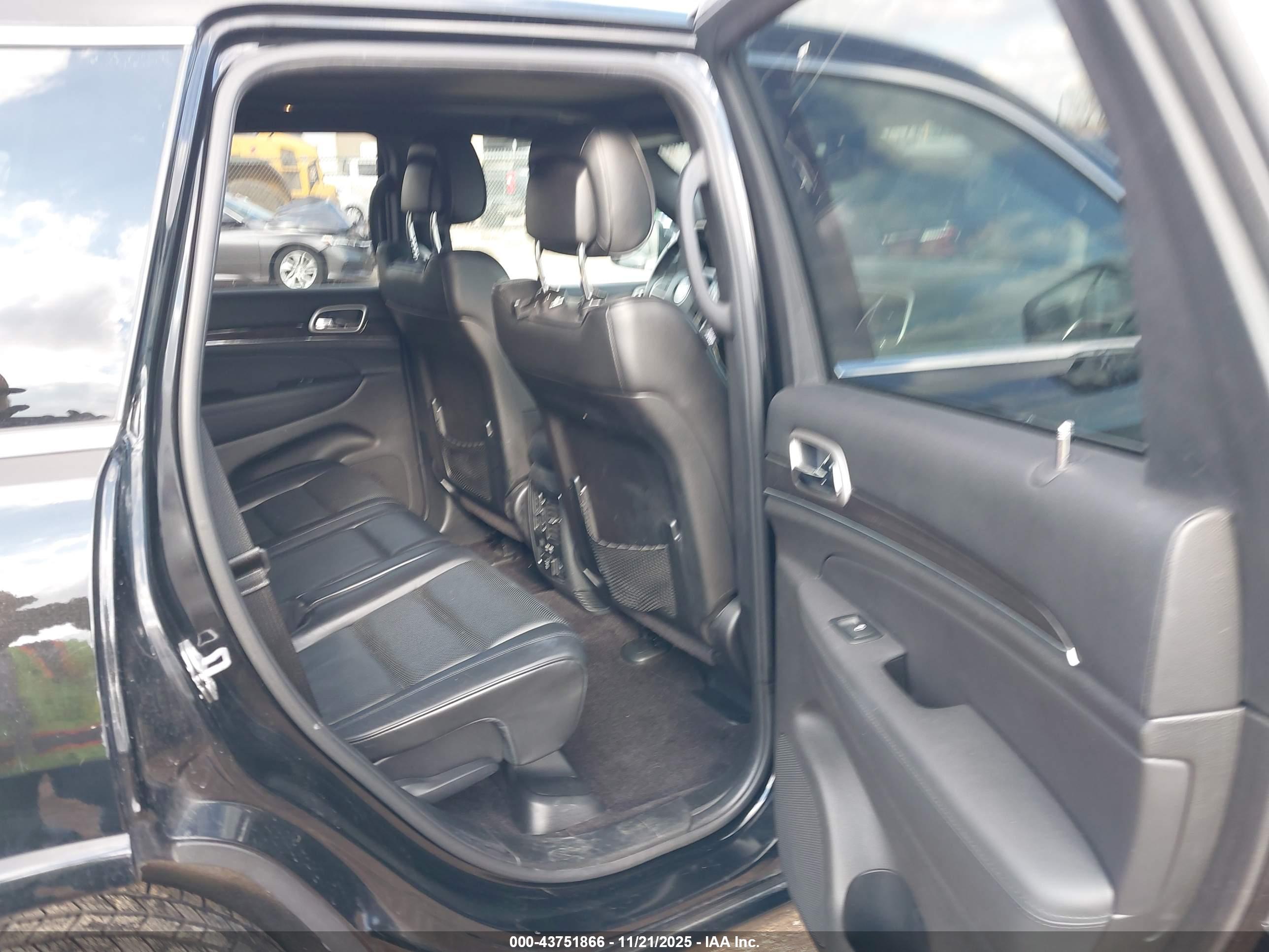 JEEP GRAND image 8