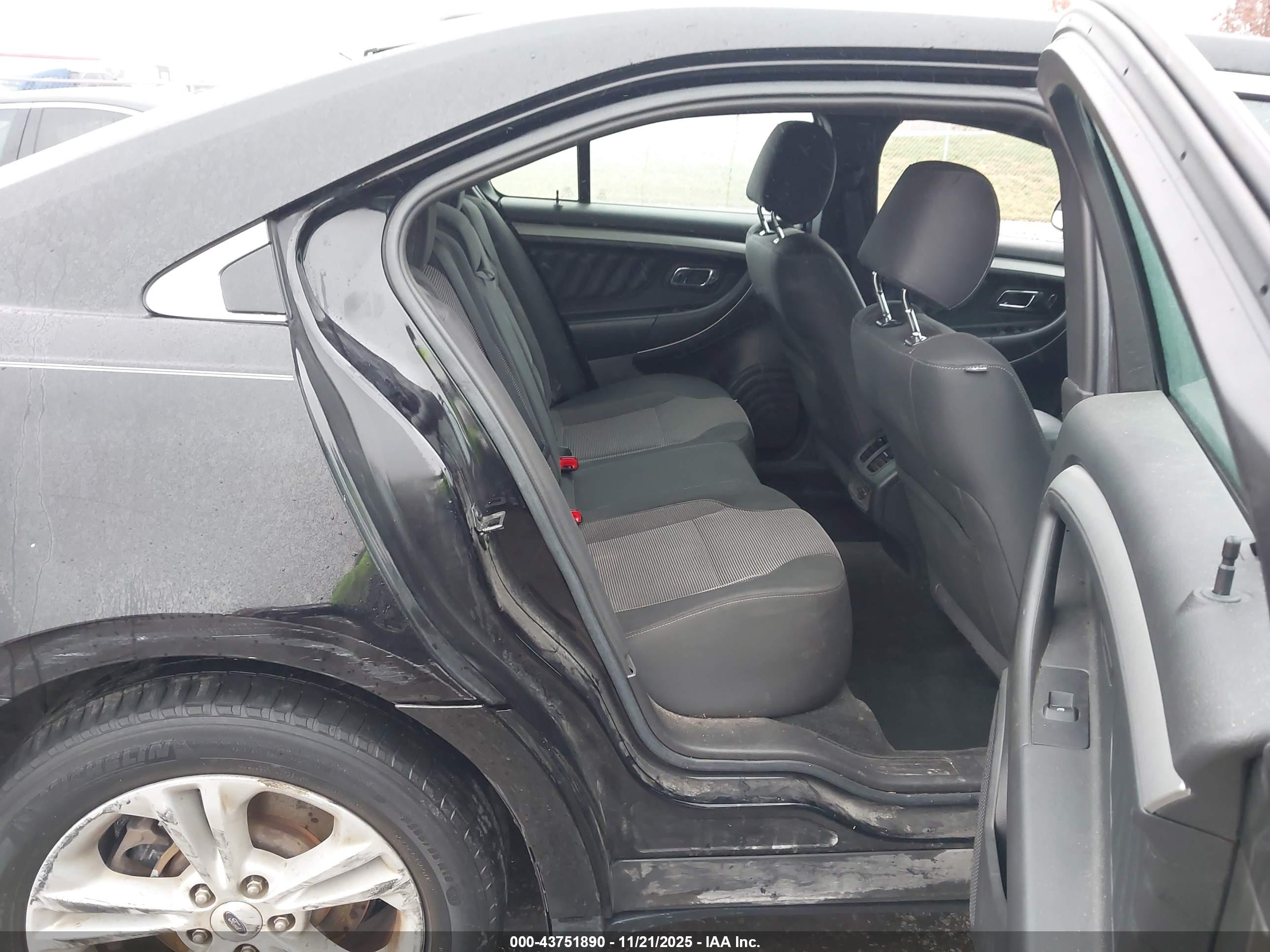 FORD TAURUS image 8