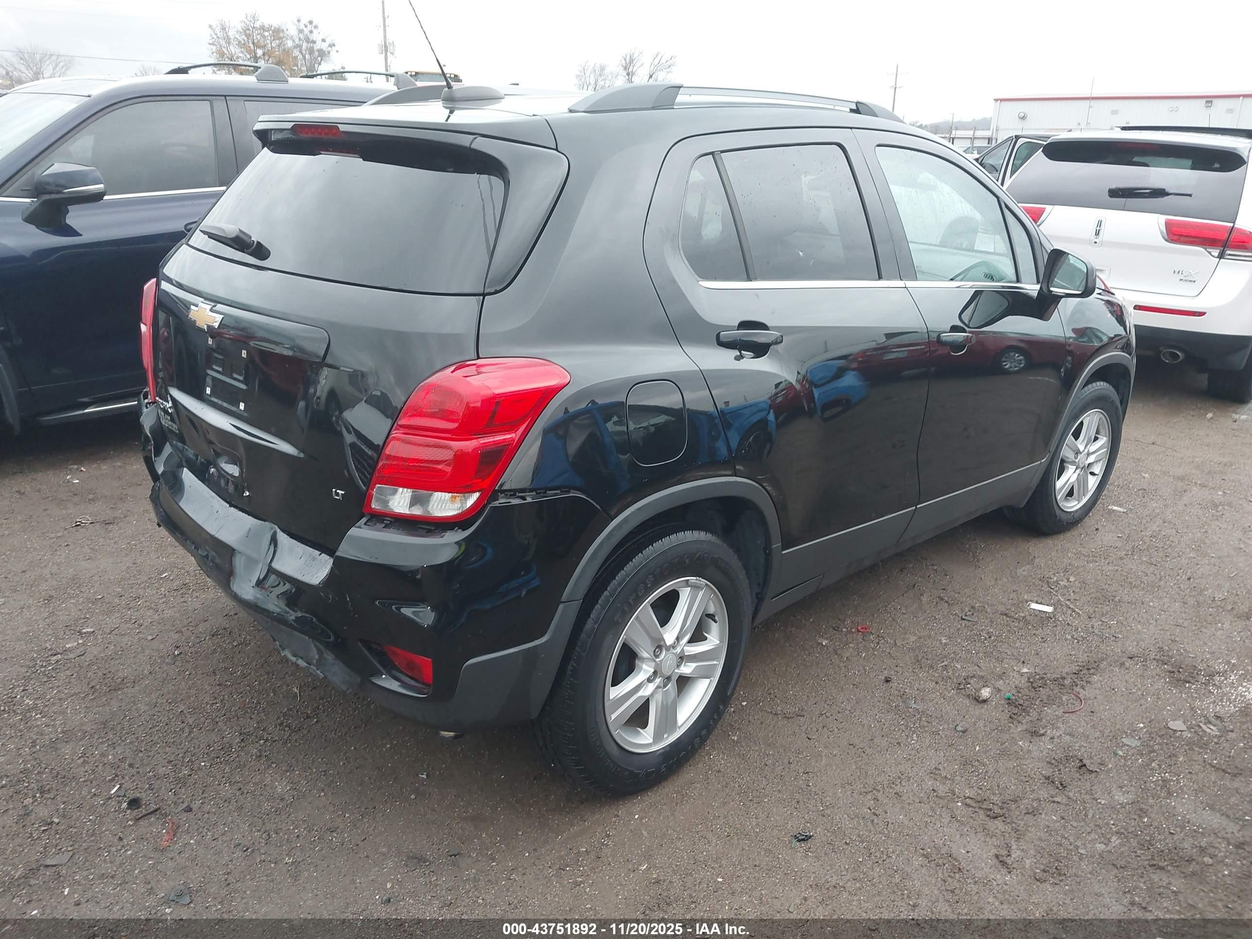 CHEVROLET TRAX image 4
