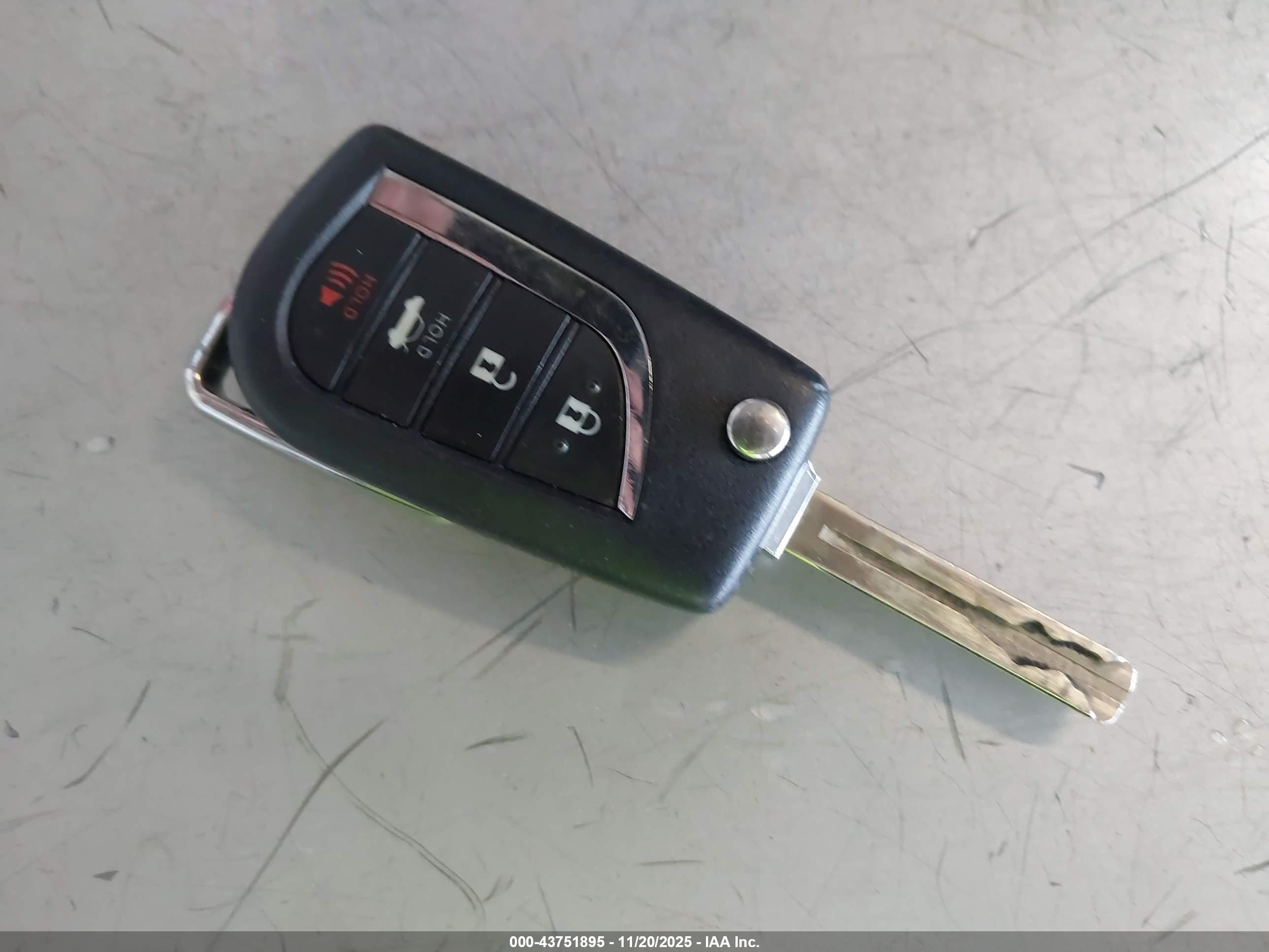 TOYOTA COROLLA image 11