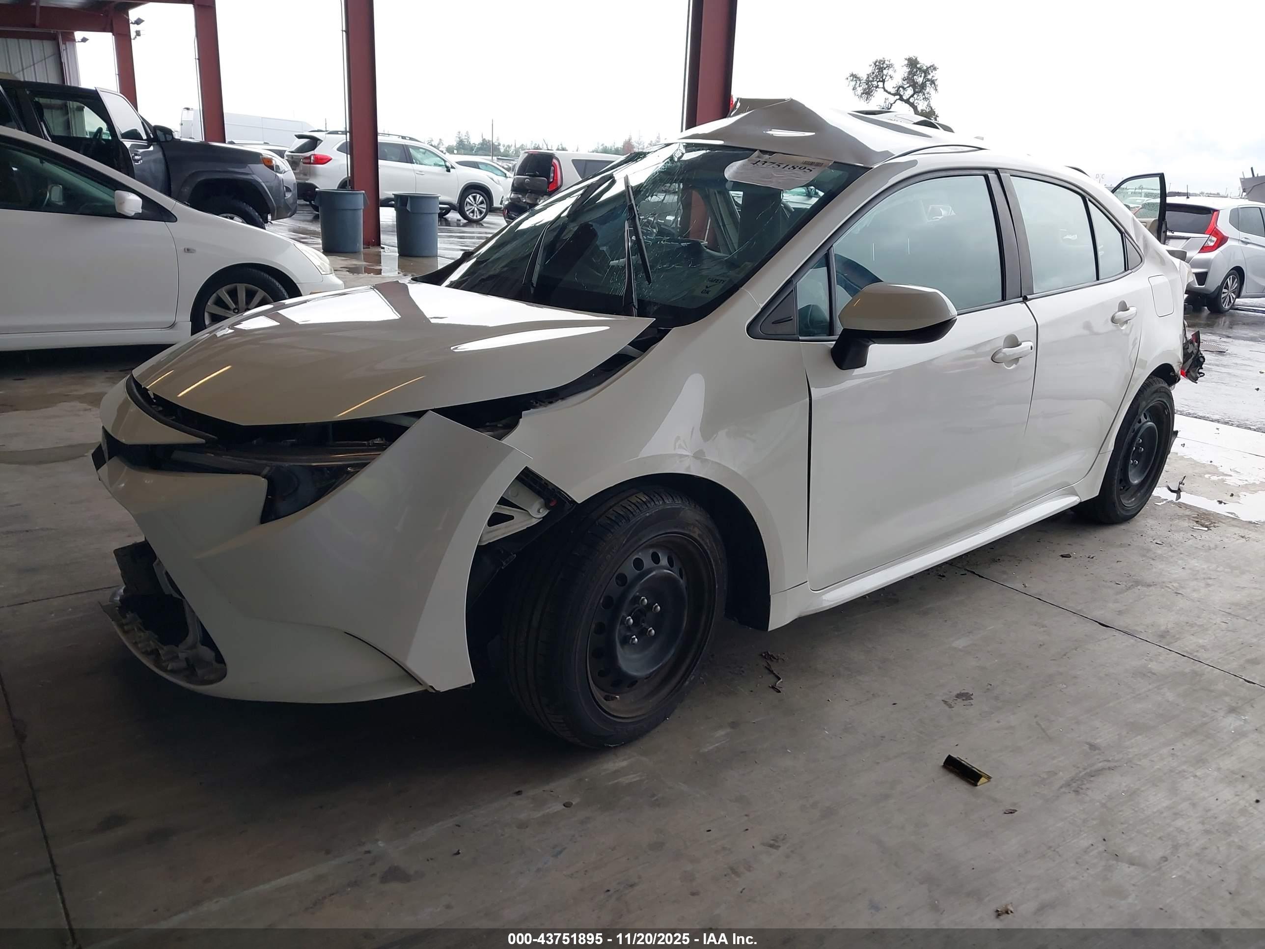 TOYOTA COROLLA image 2
