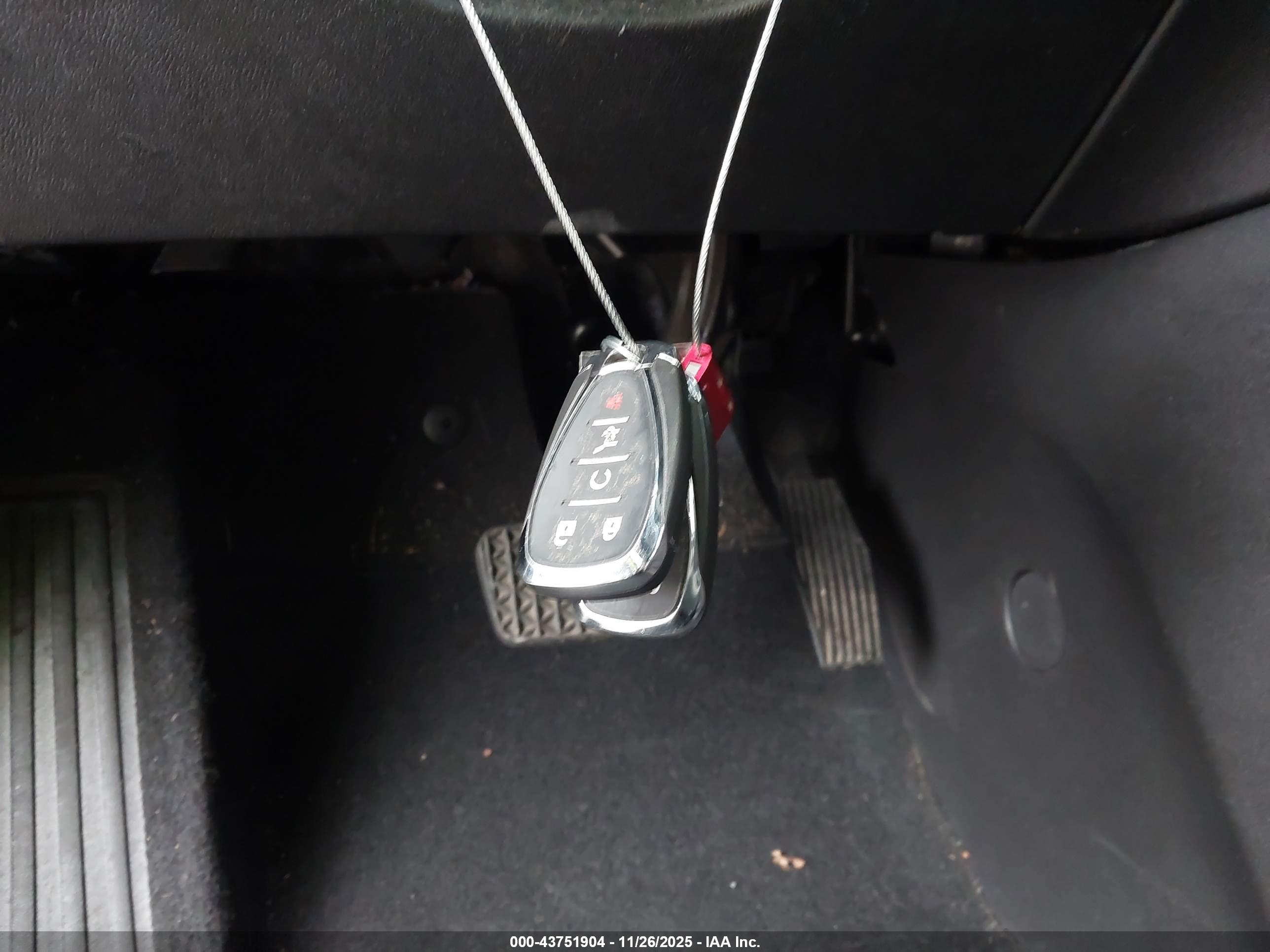 CHEVROLET EQUINOX image 11
