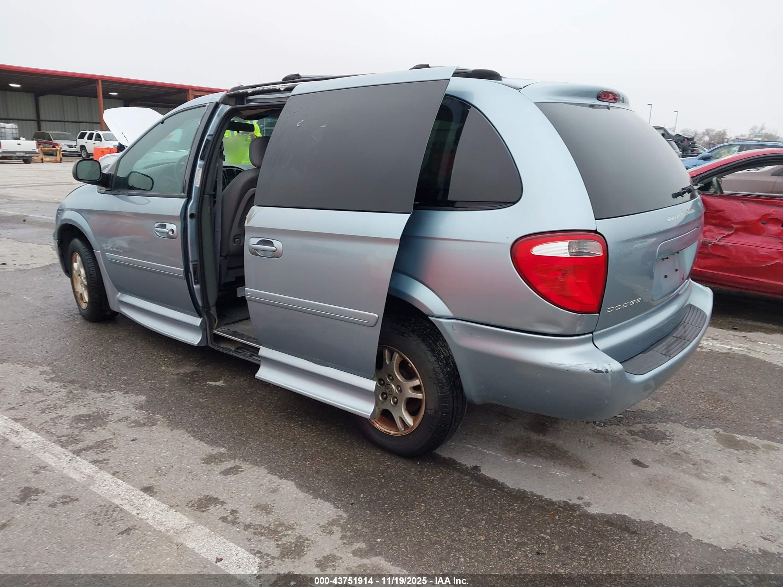 DODGE GRAND image 3