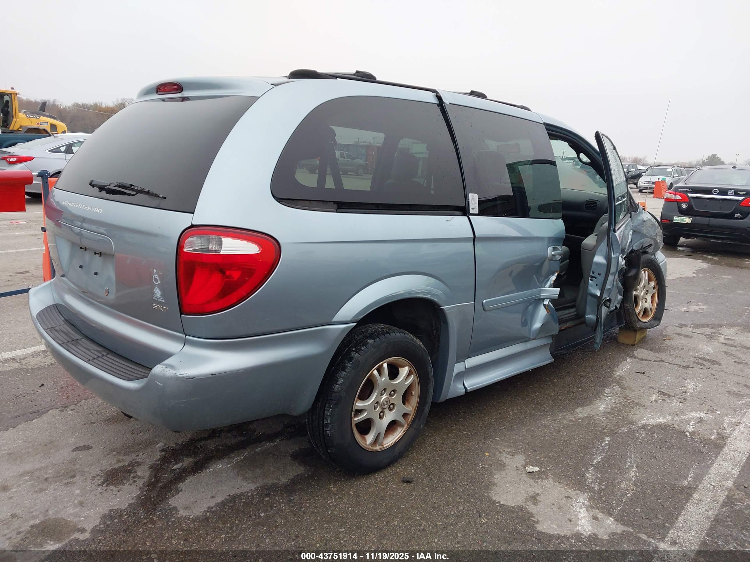 DODGE GRAND image 4