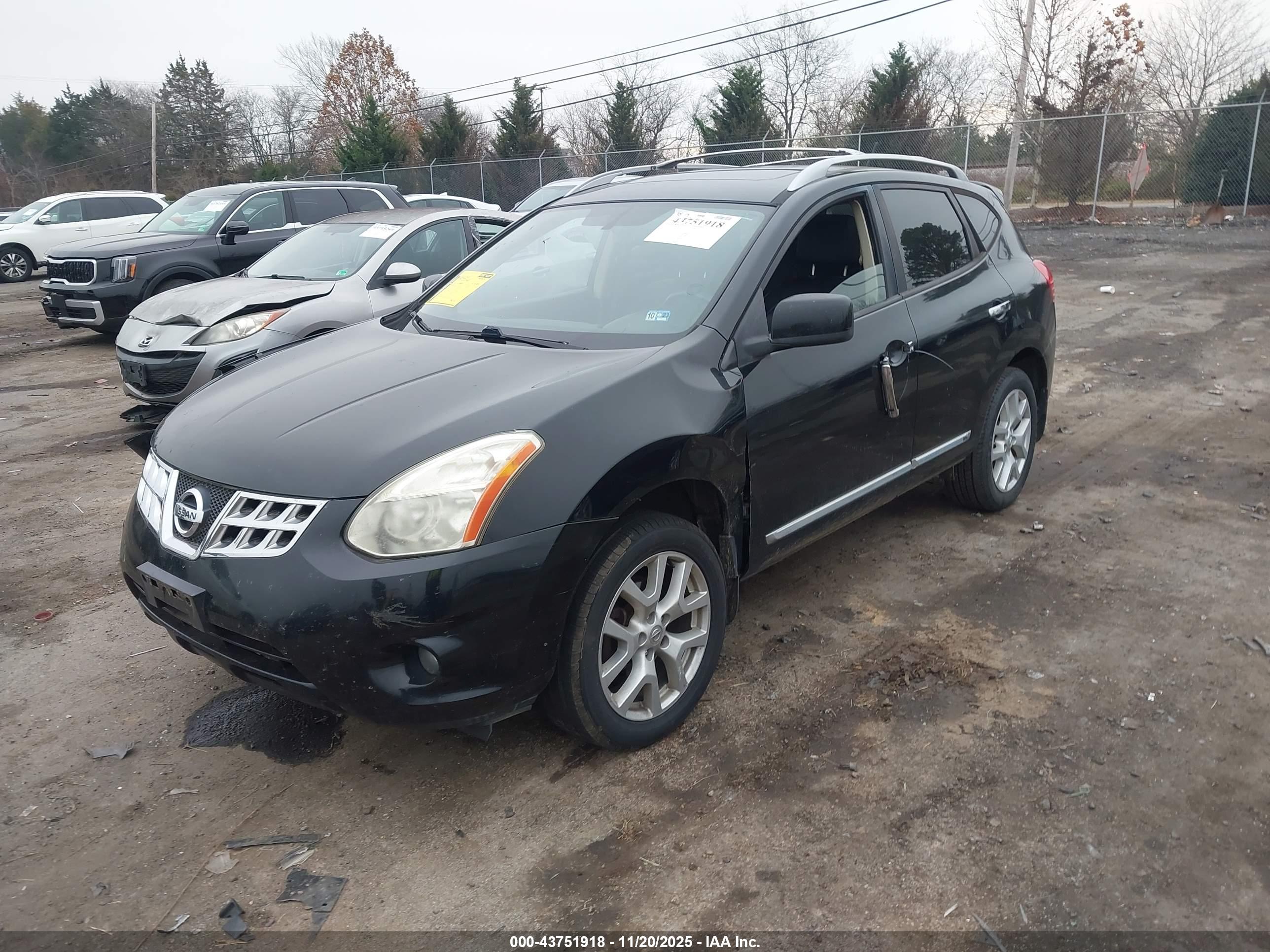 NISSAN ROGUE image 2