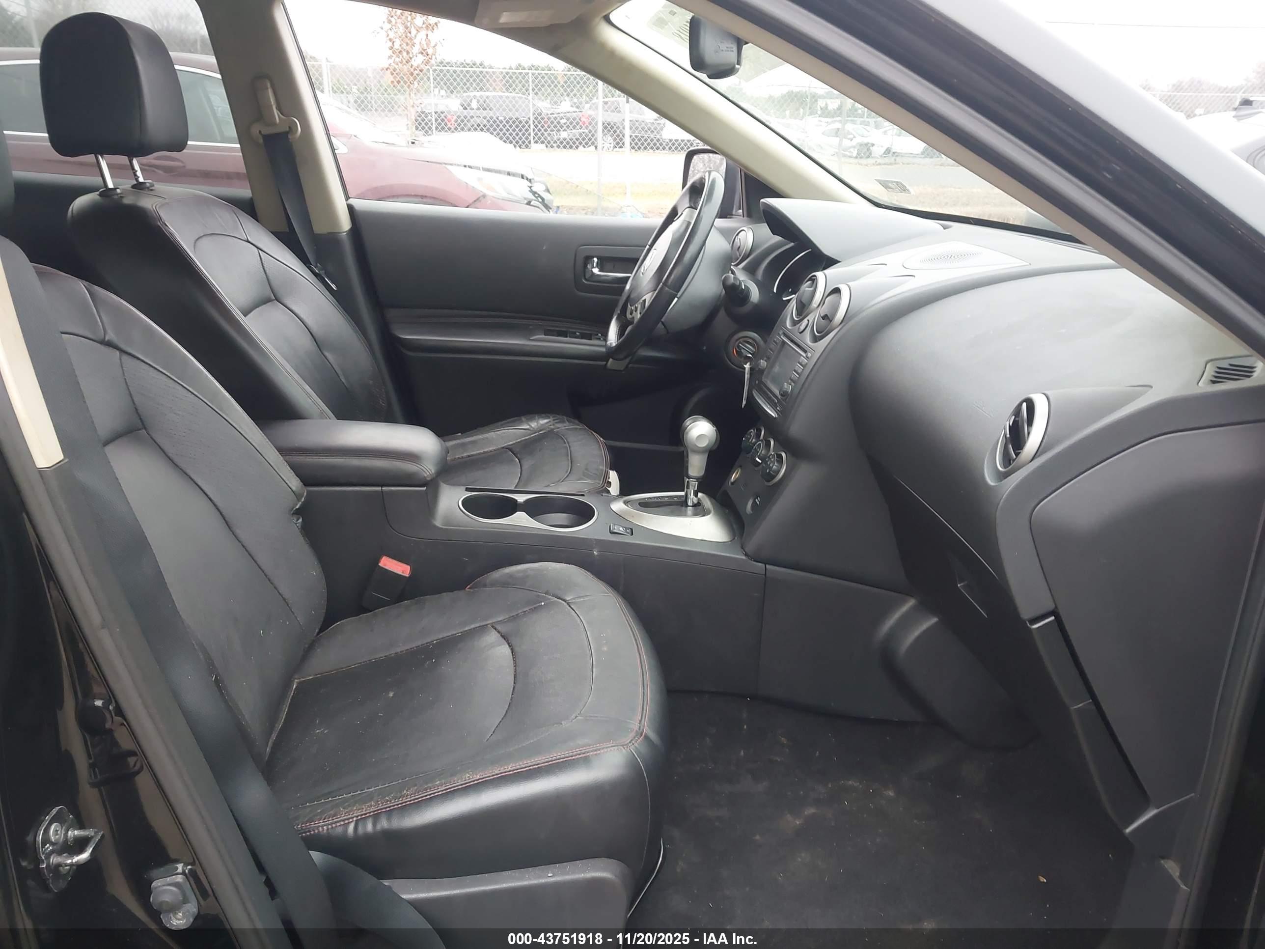 NISSAN ROGUE image 5