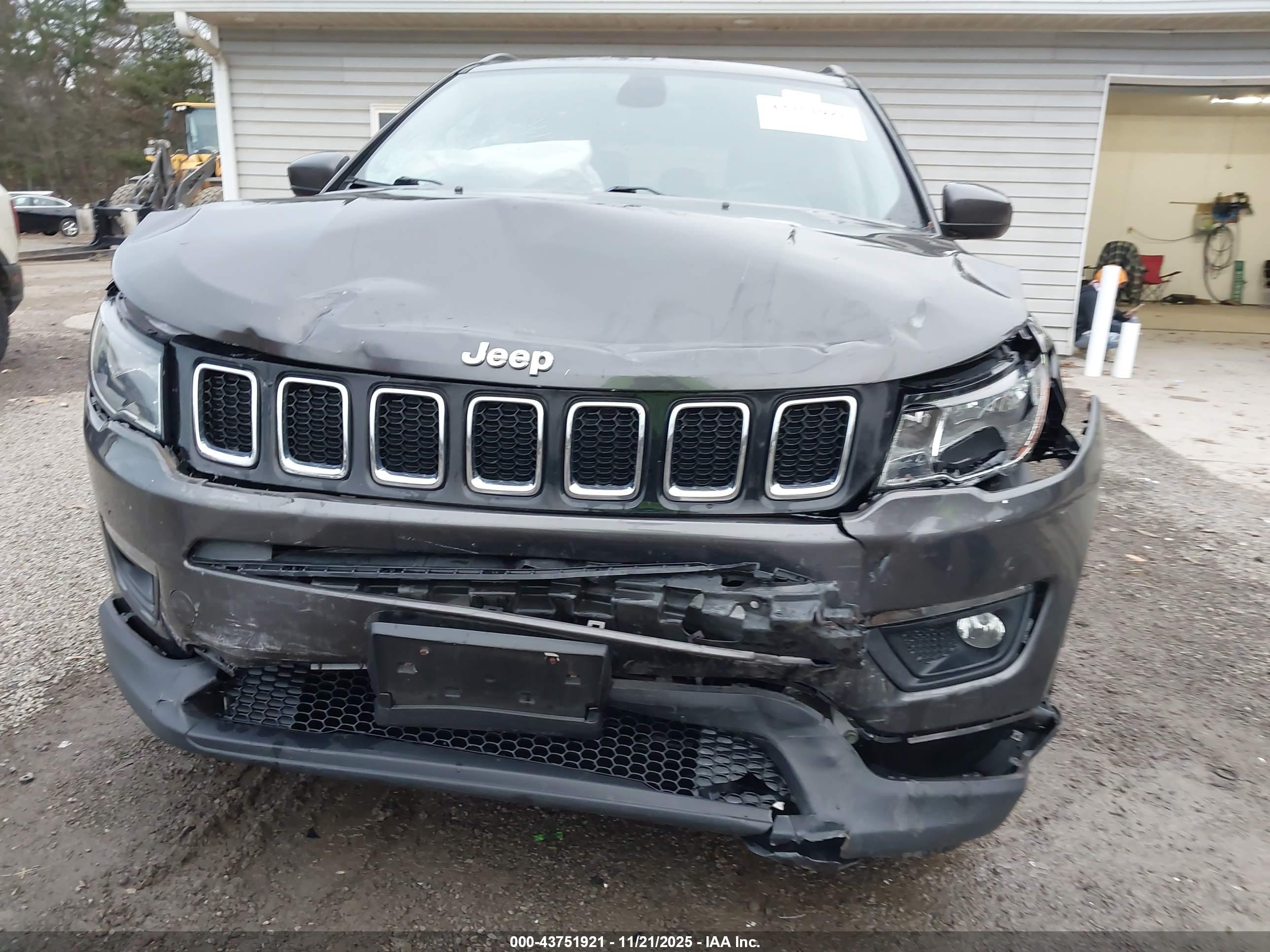 JEEP COMPASS image 6