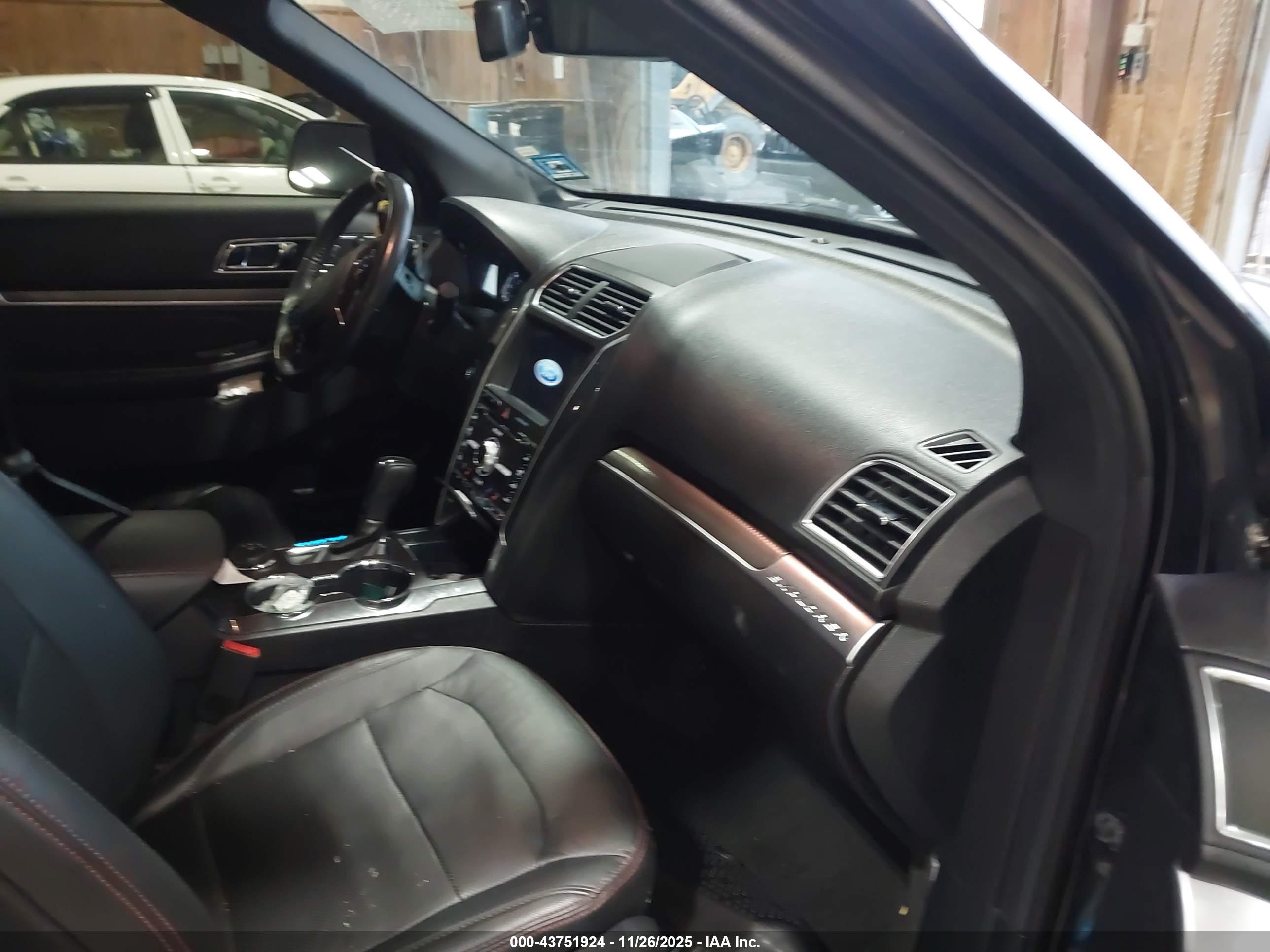 FORD EXPLORER image 5