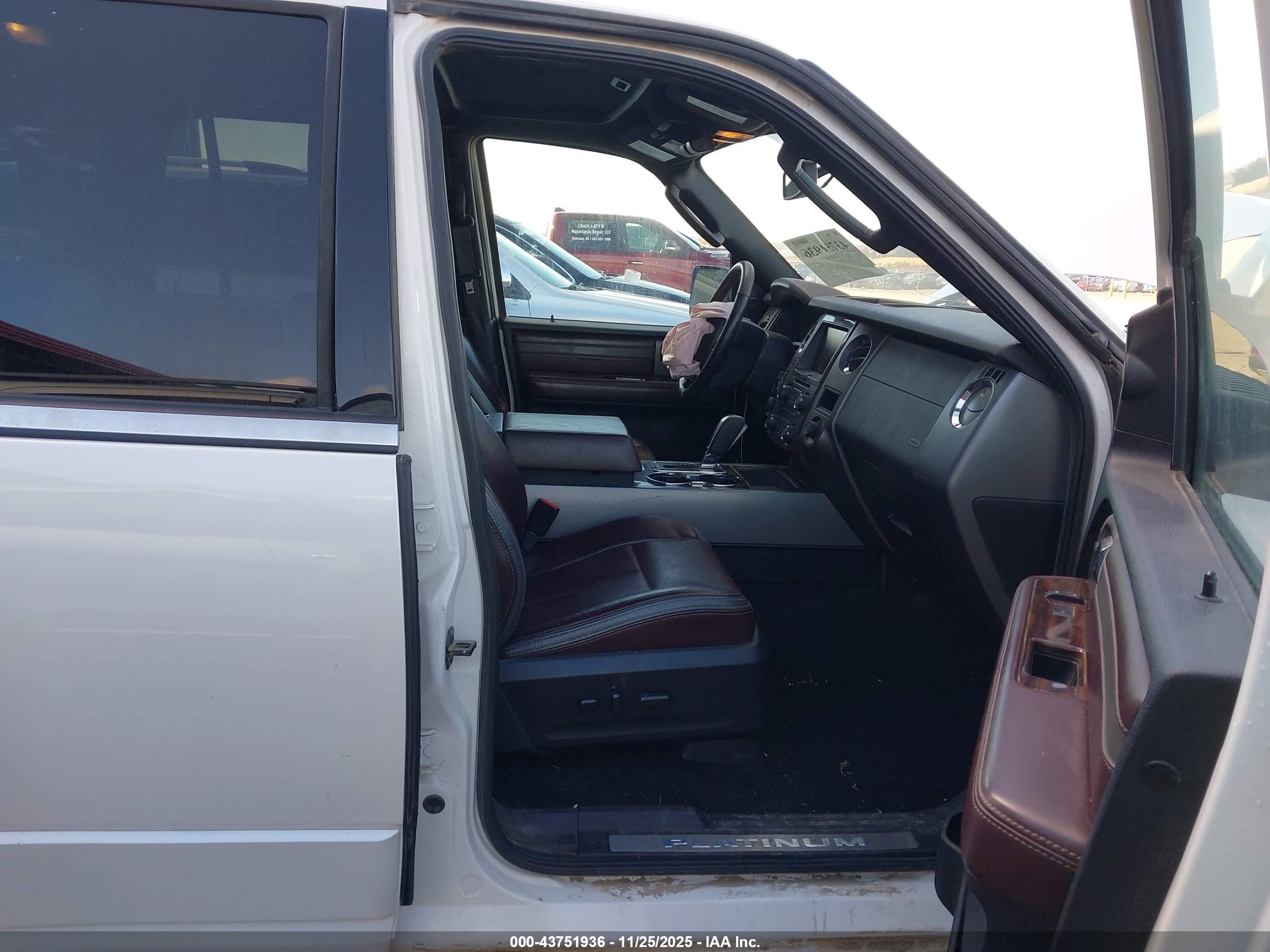 FORD EXPEDITION image 5
