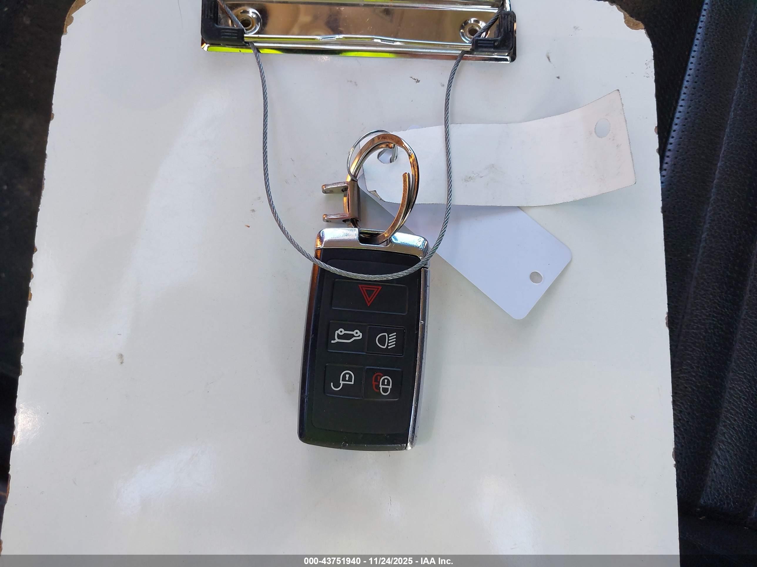 LAND ROVER image 11