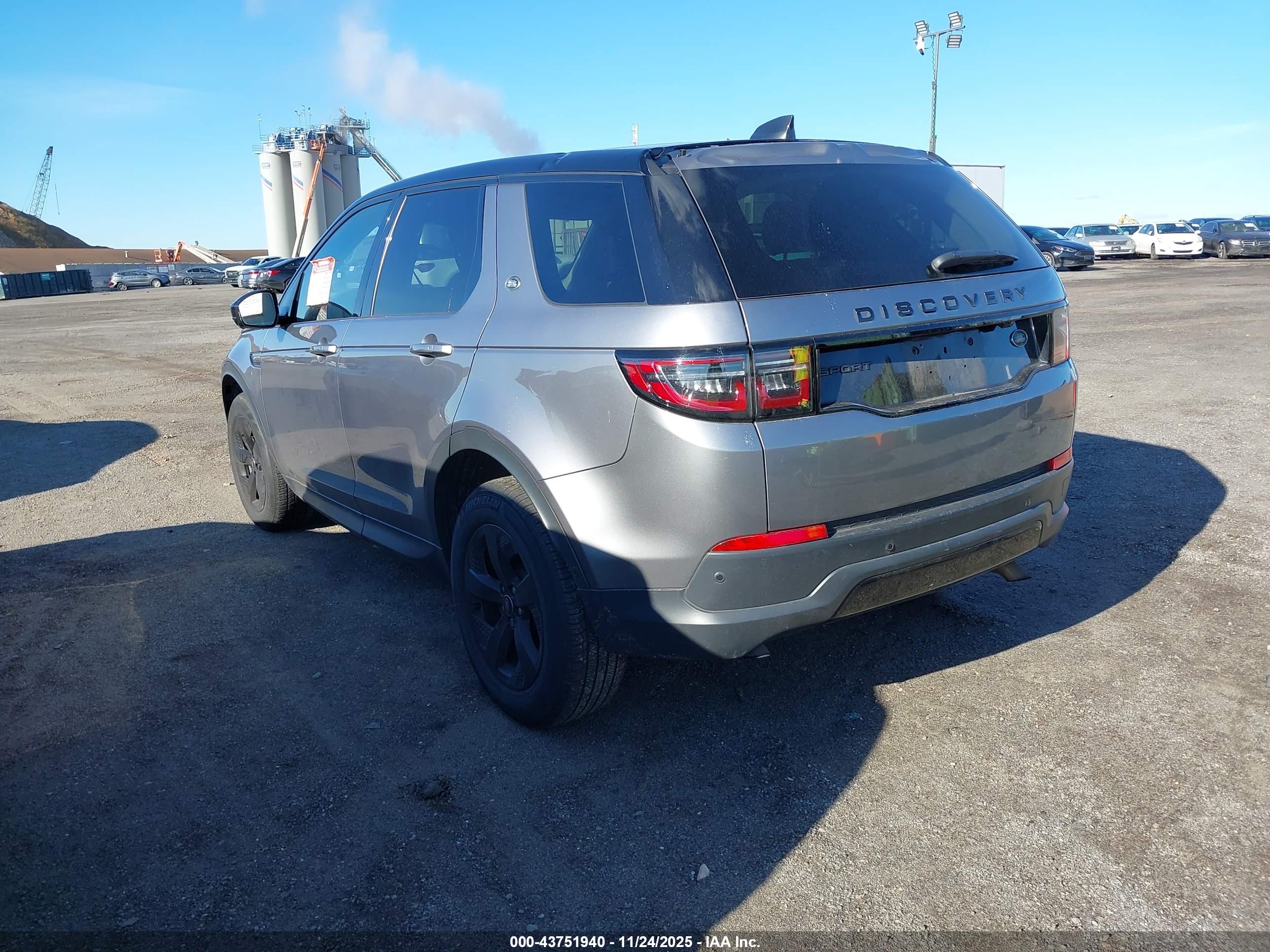 LAND ROVER image 3