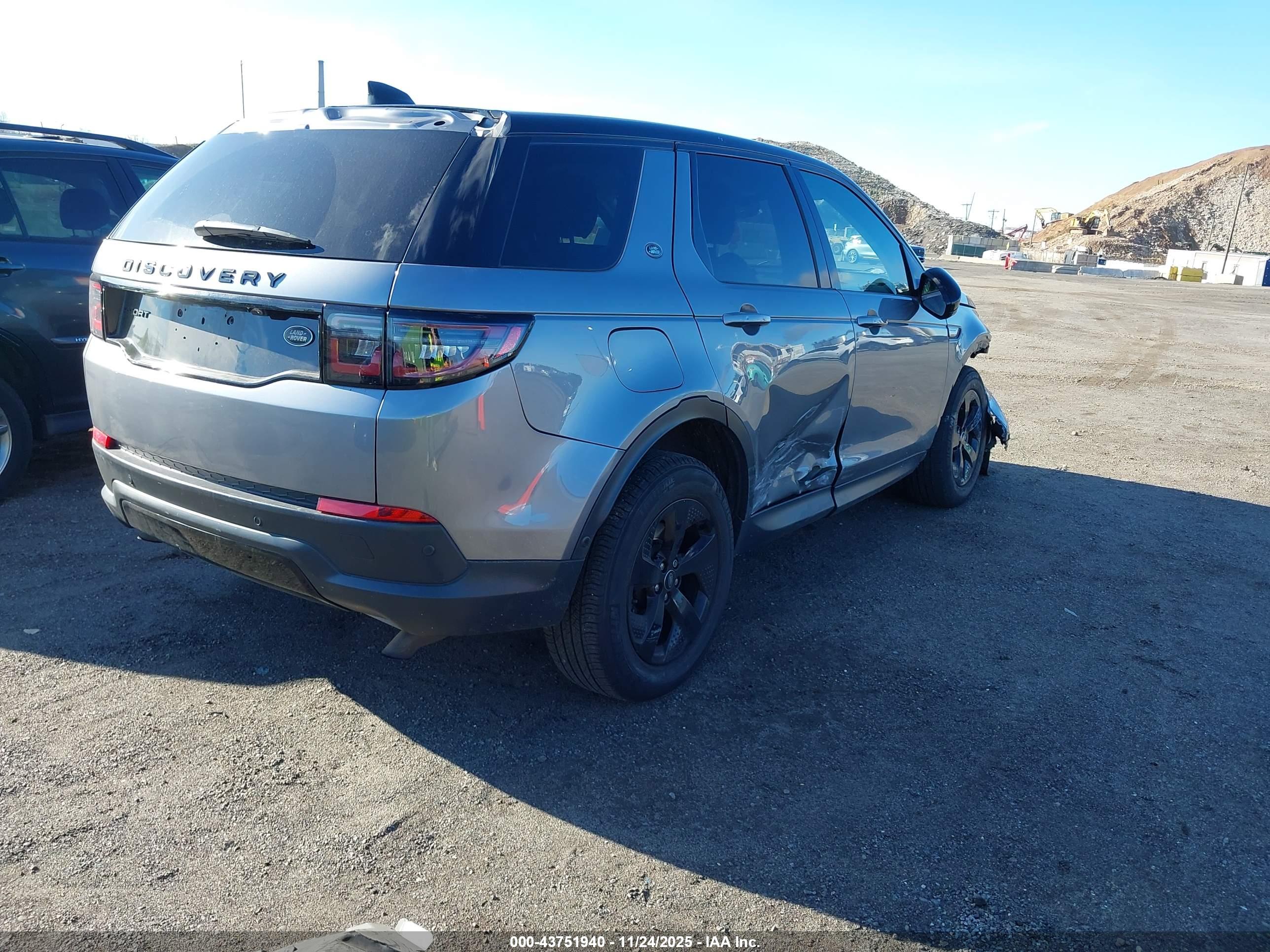 LAND ROVER image 4