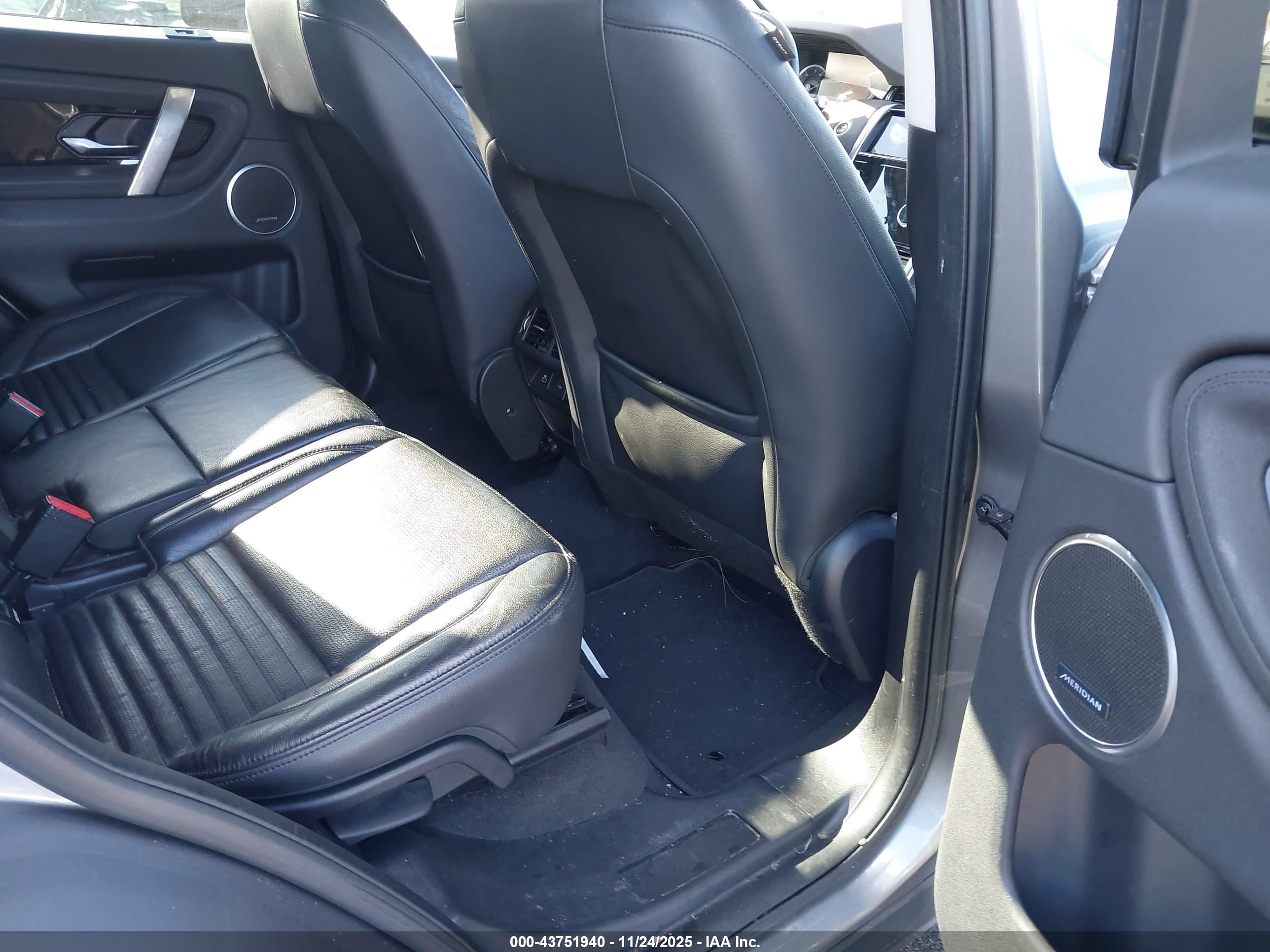 LAND ROVER image 8