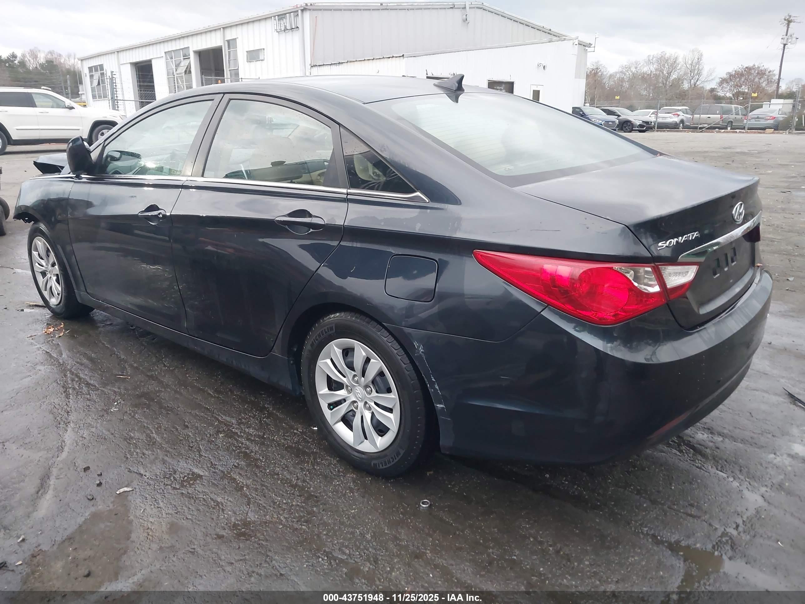 HYUNDAI SONATA image 3