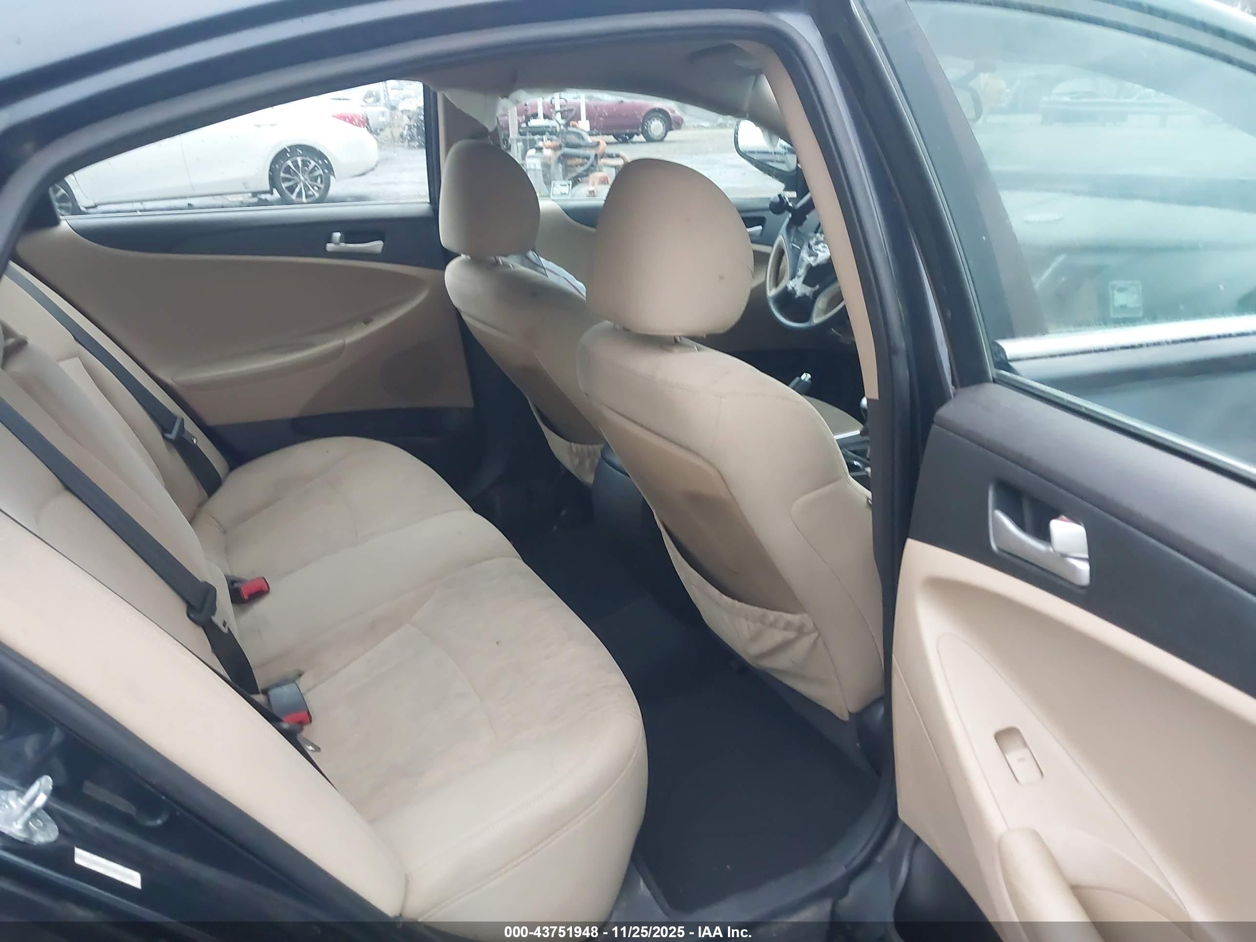 HYUNDAI SONATA image 8