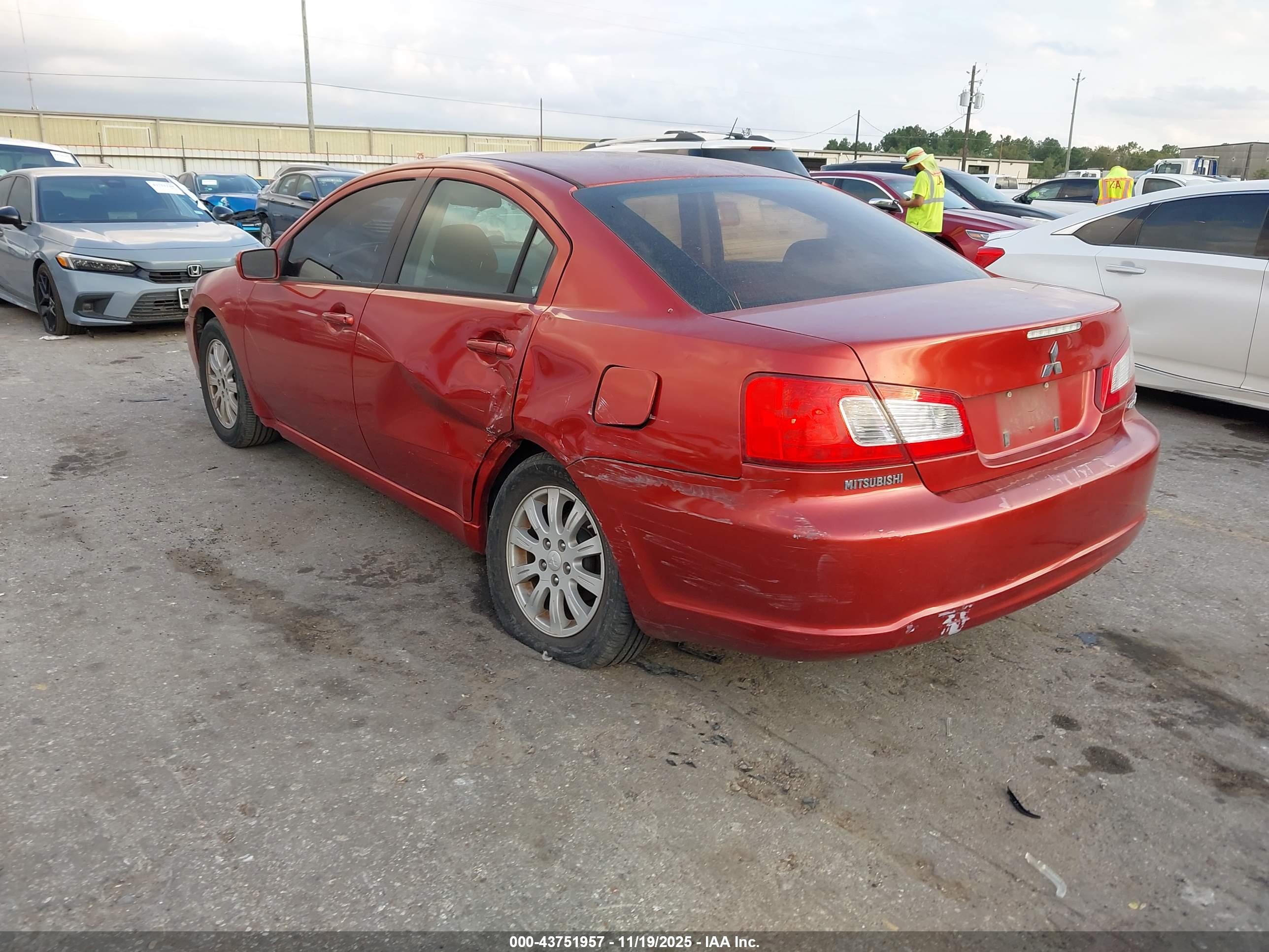 MITSUBISHI GALANT image 3