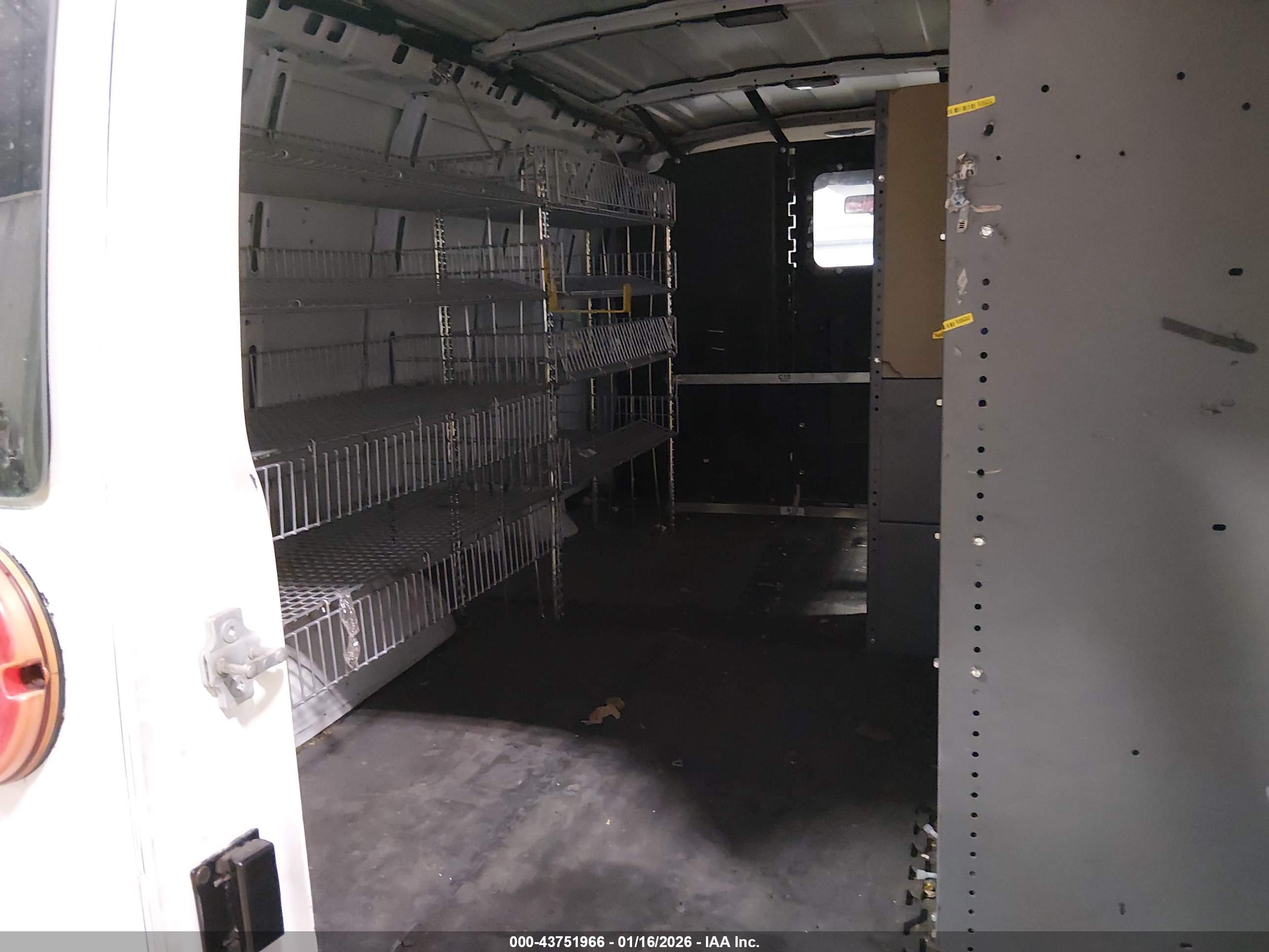 CHEVROLET EXPRESS image 8