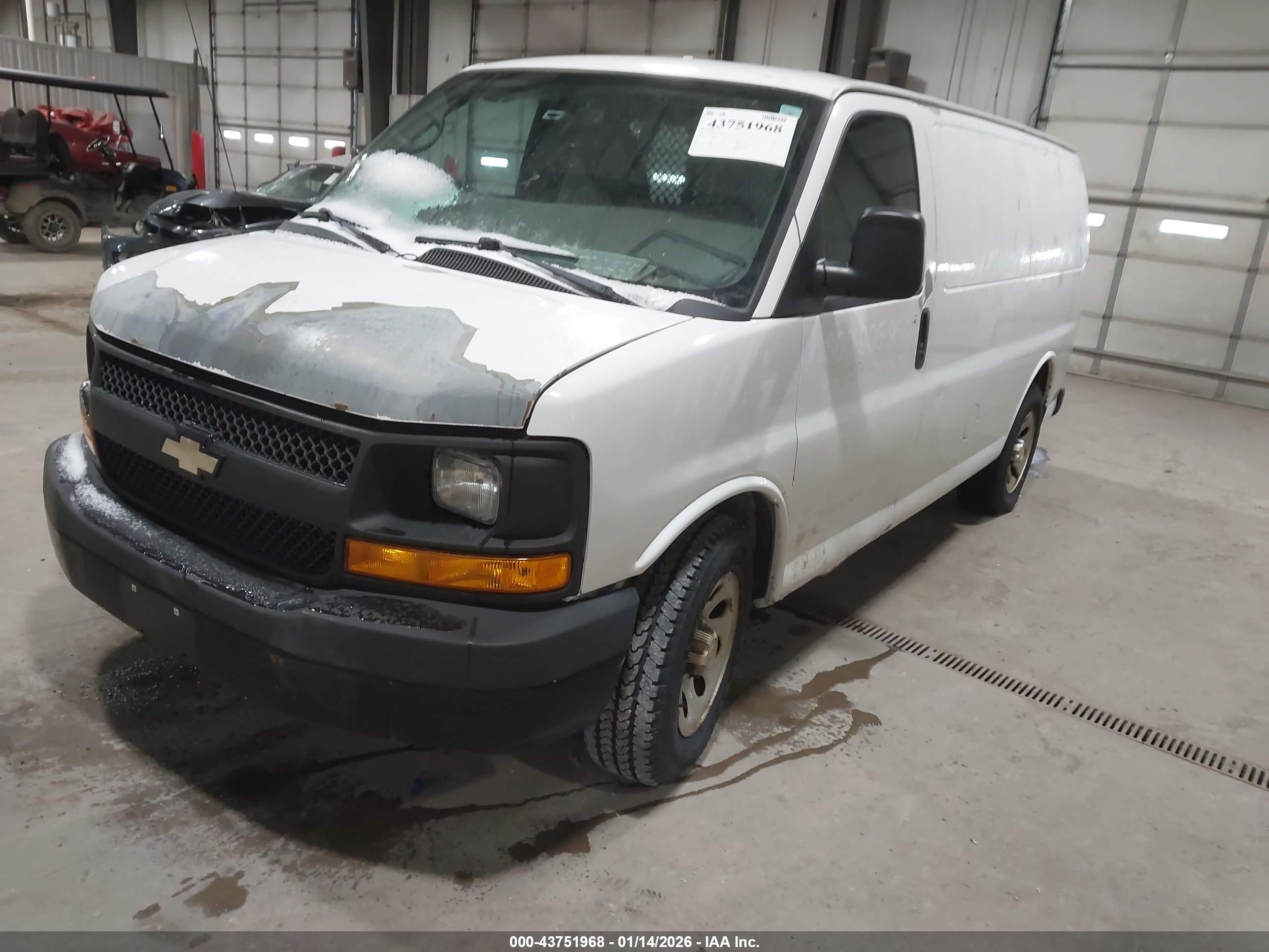 CHEVROLET EXPRESS image 2