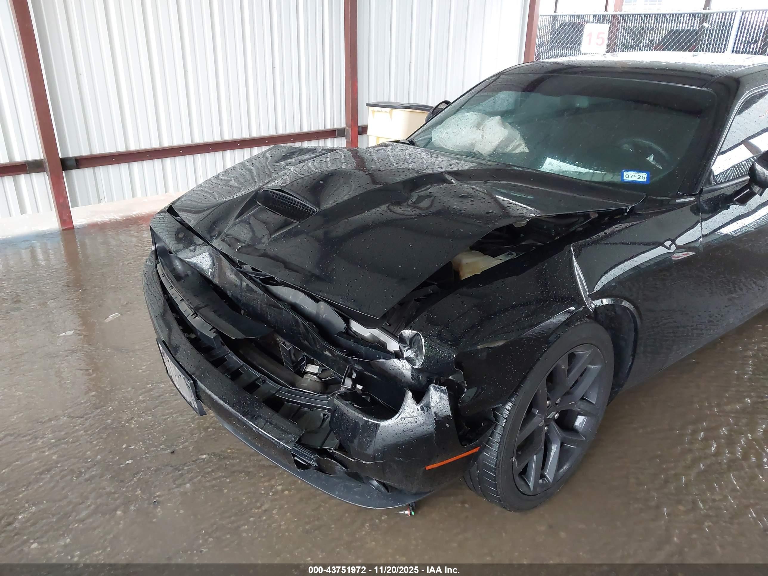 DODGE CHALLENGER image 6