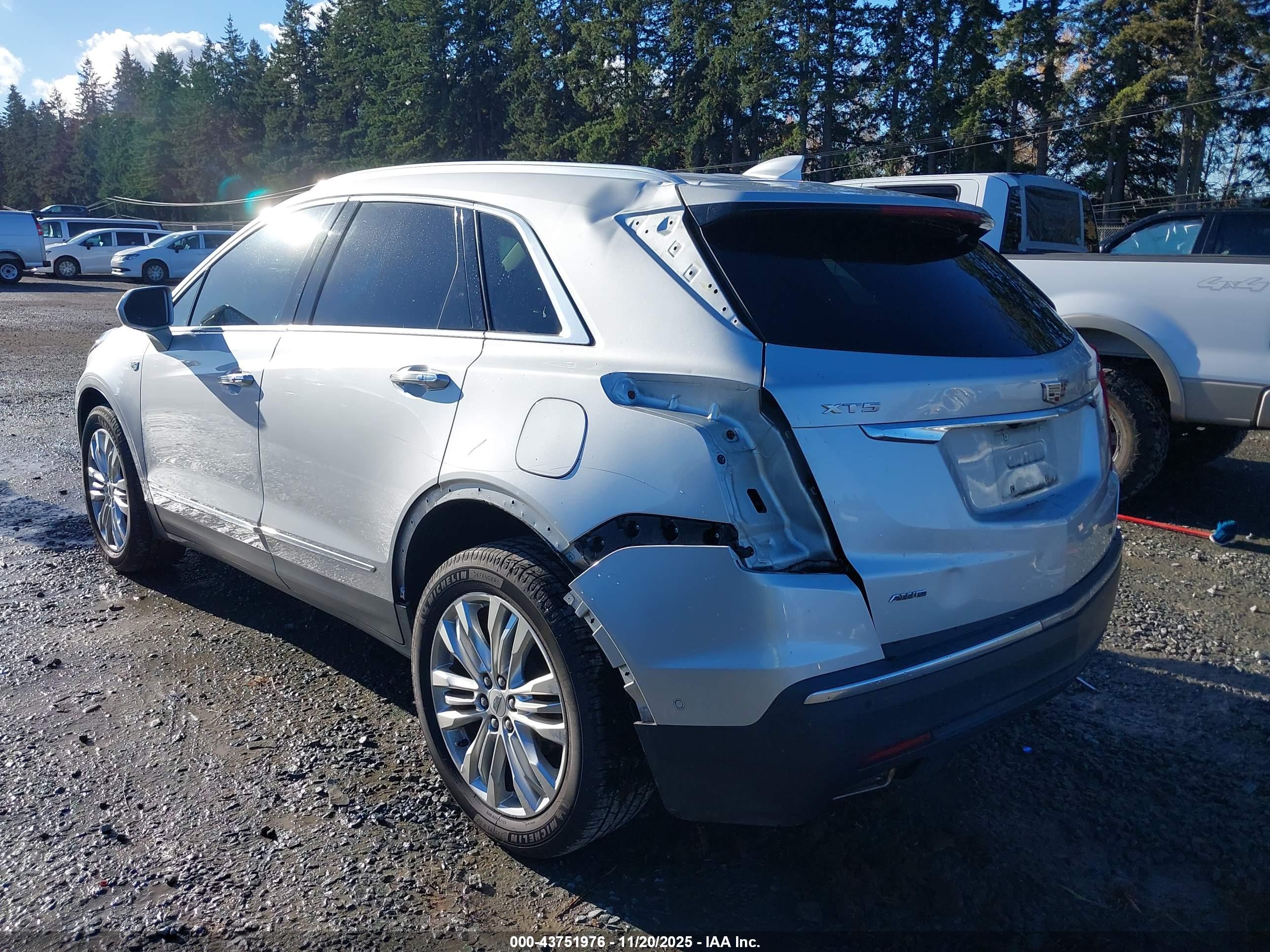 CADILLAC XT5 image 6