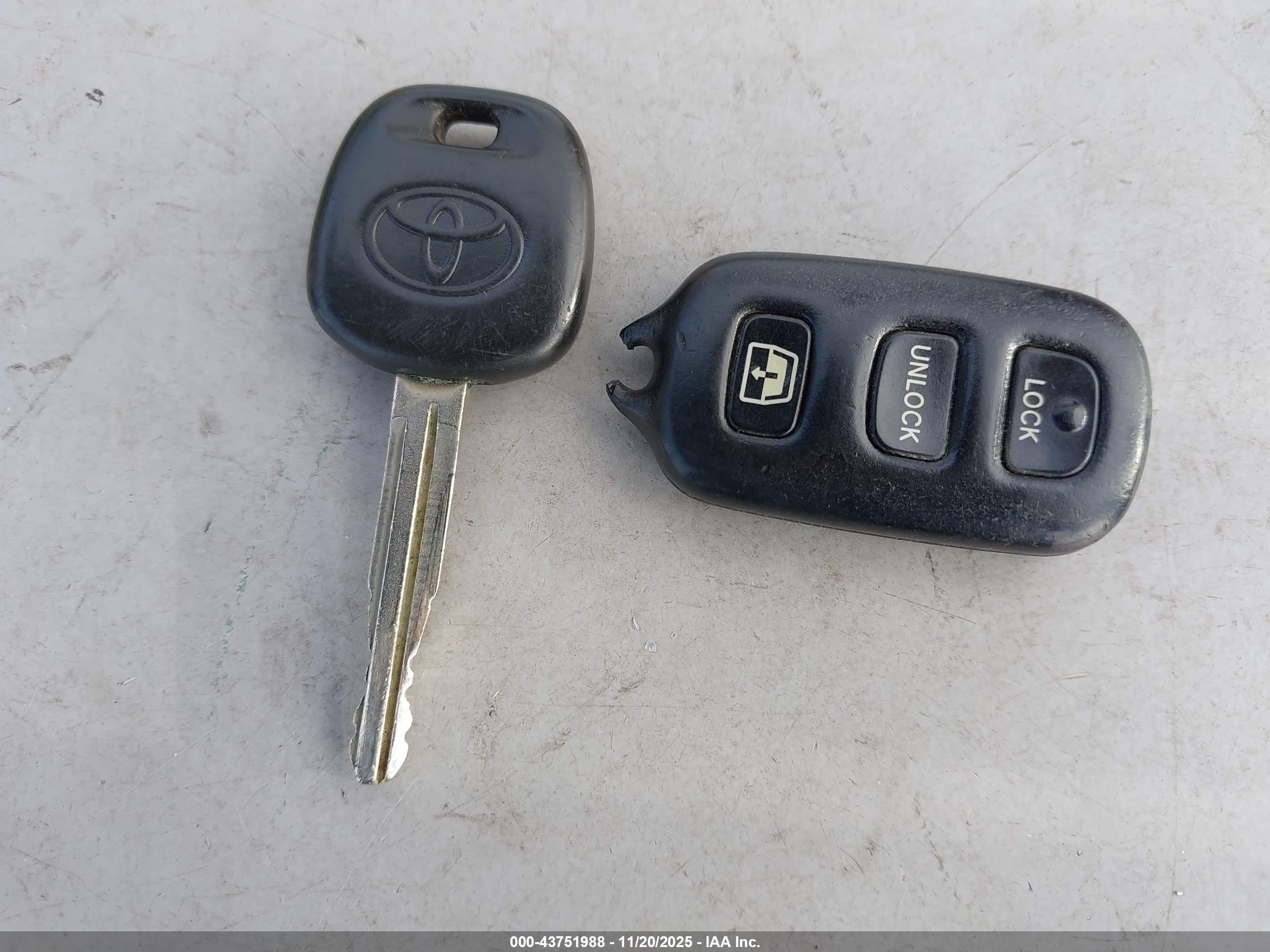 TOYOTA 4RUNNER image 11
