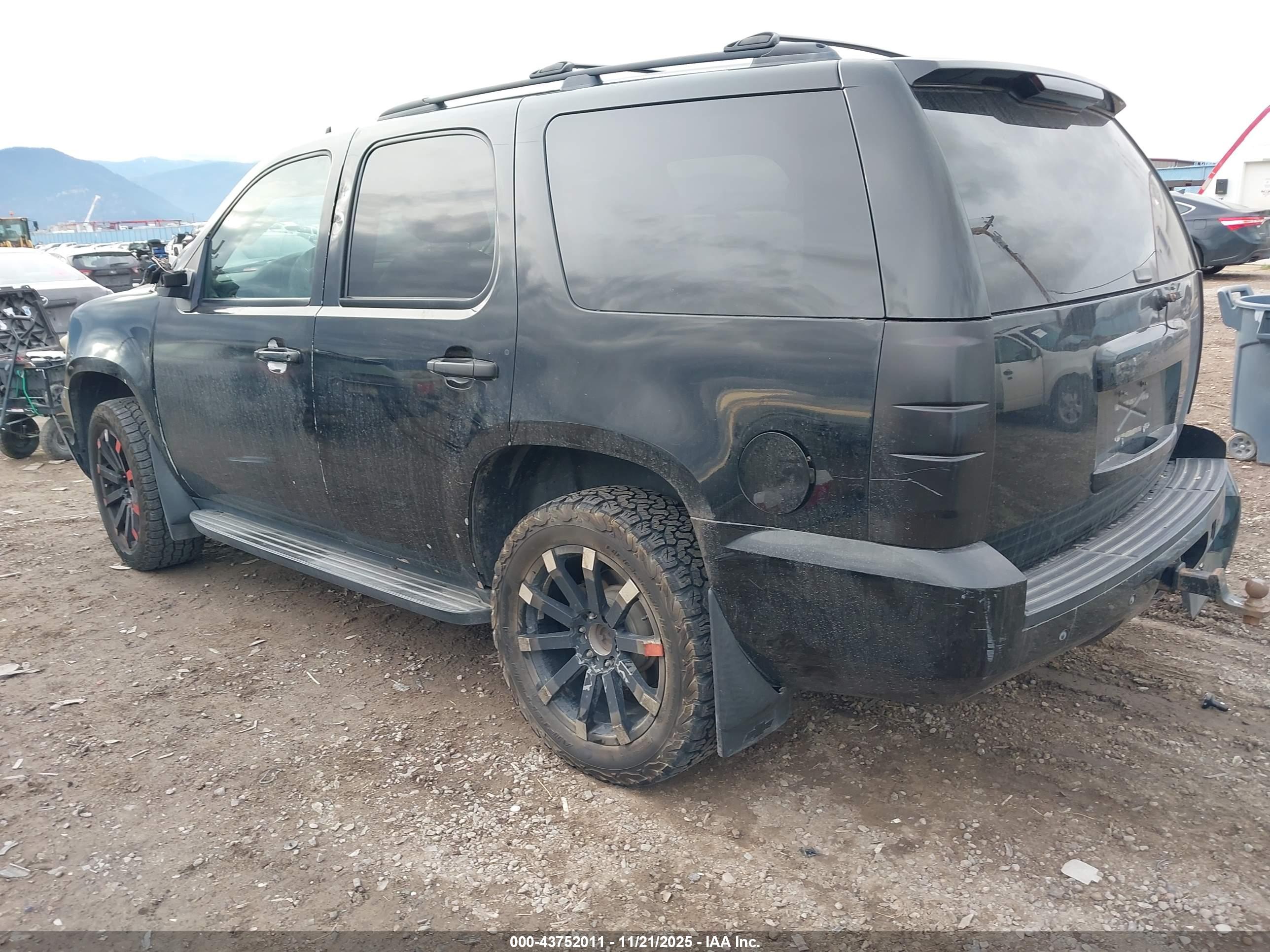 CHEVROLET TAHOE image 3
