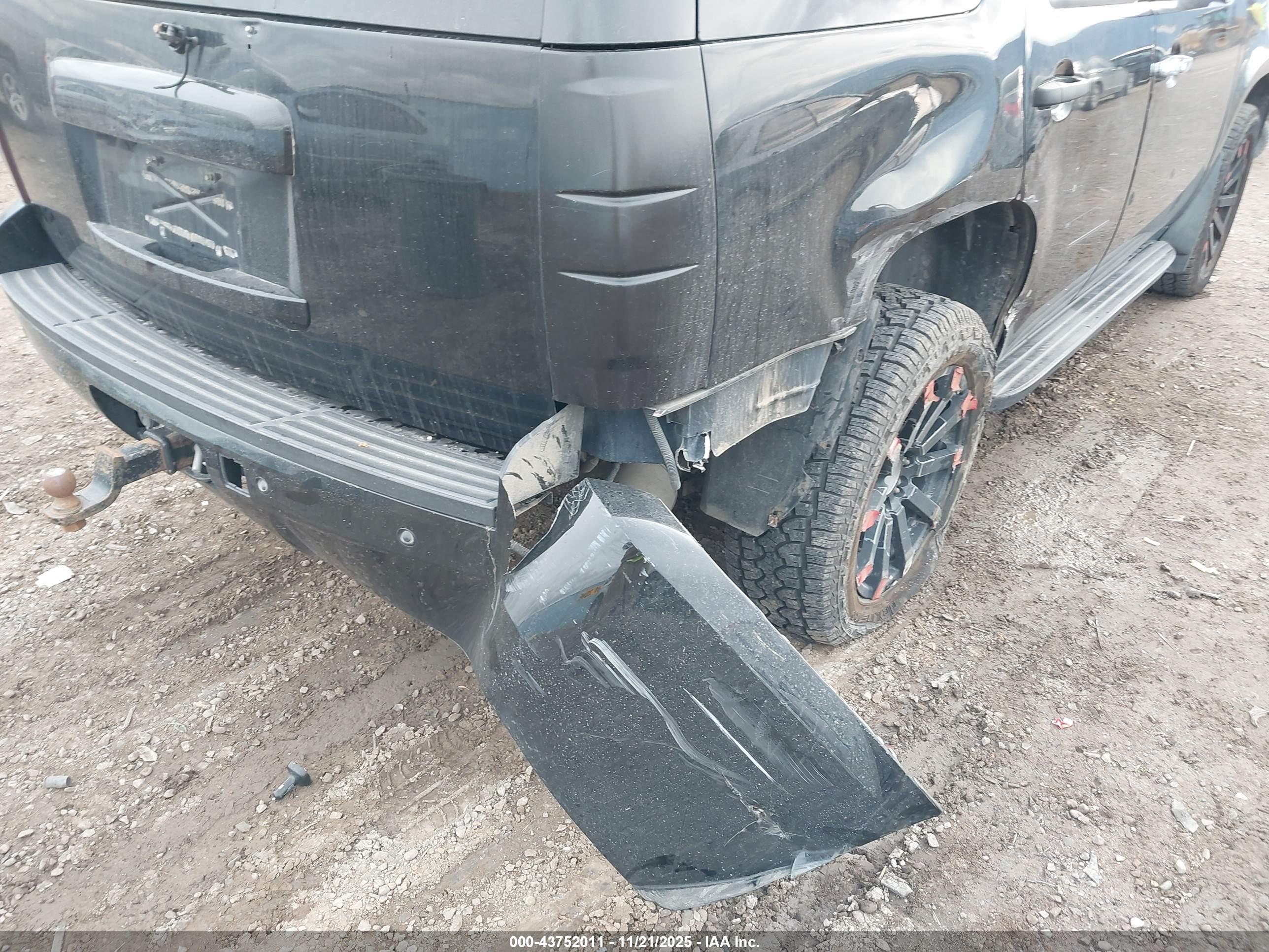CHEVROLET TAHOE image 6