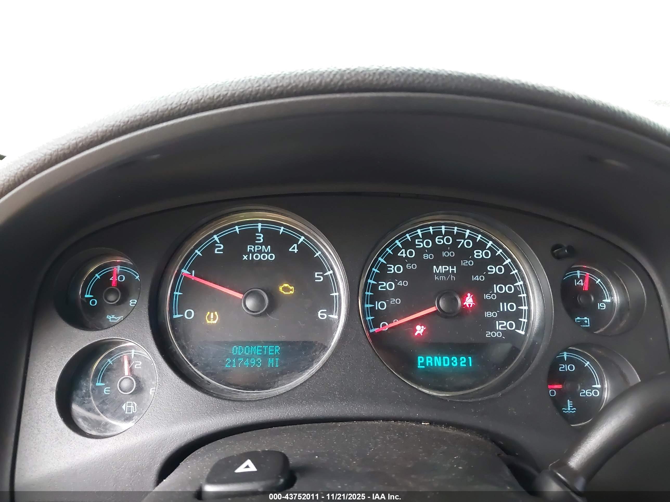 CHEVROLET TAHOE image 7
