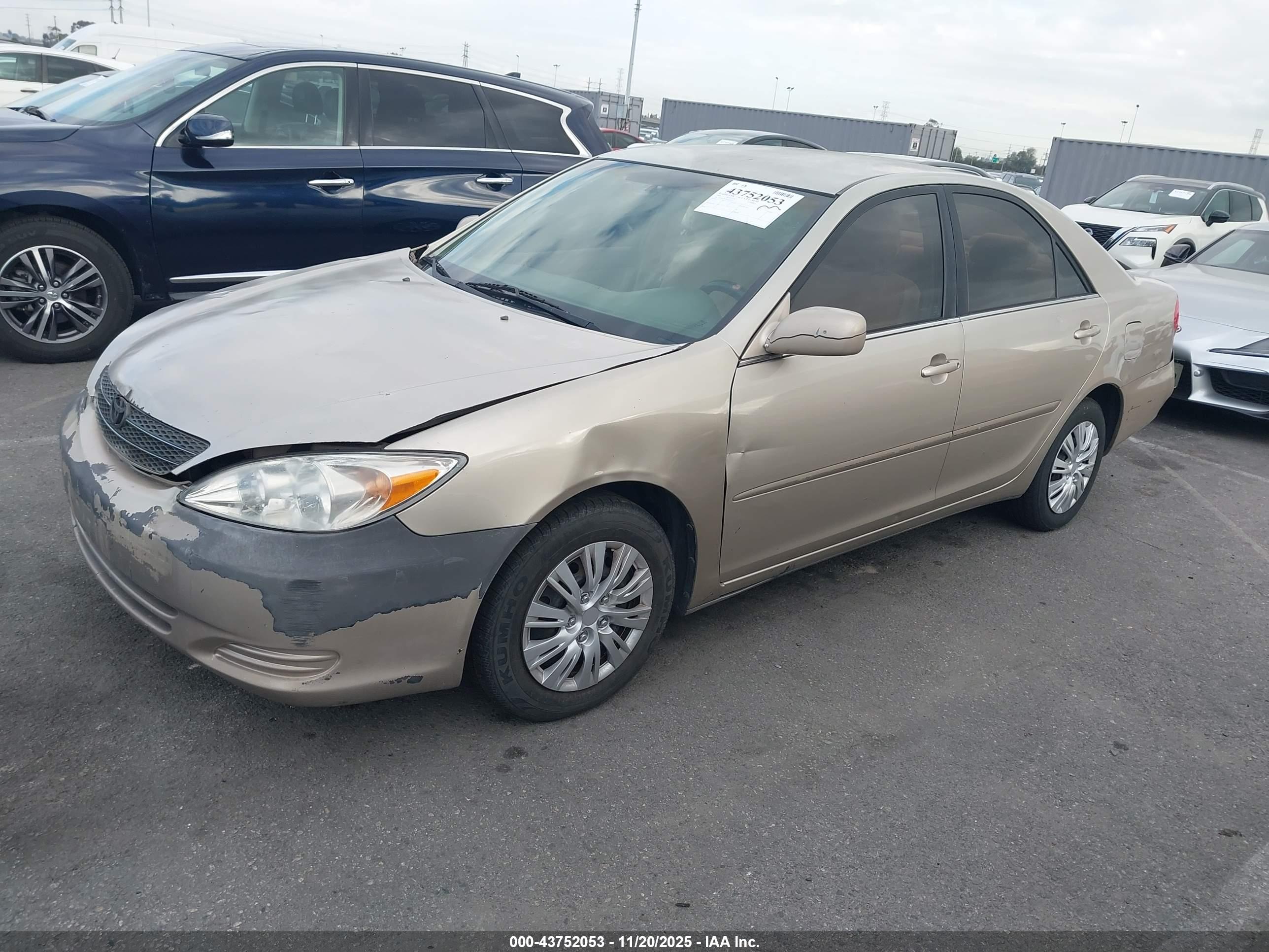 TOYOTA CAMRY image 2