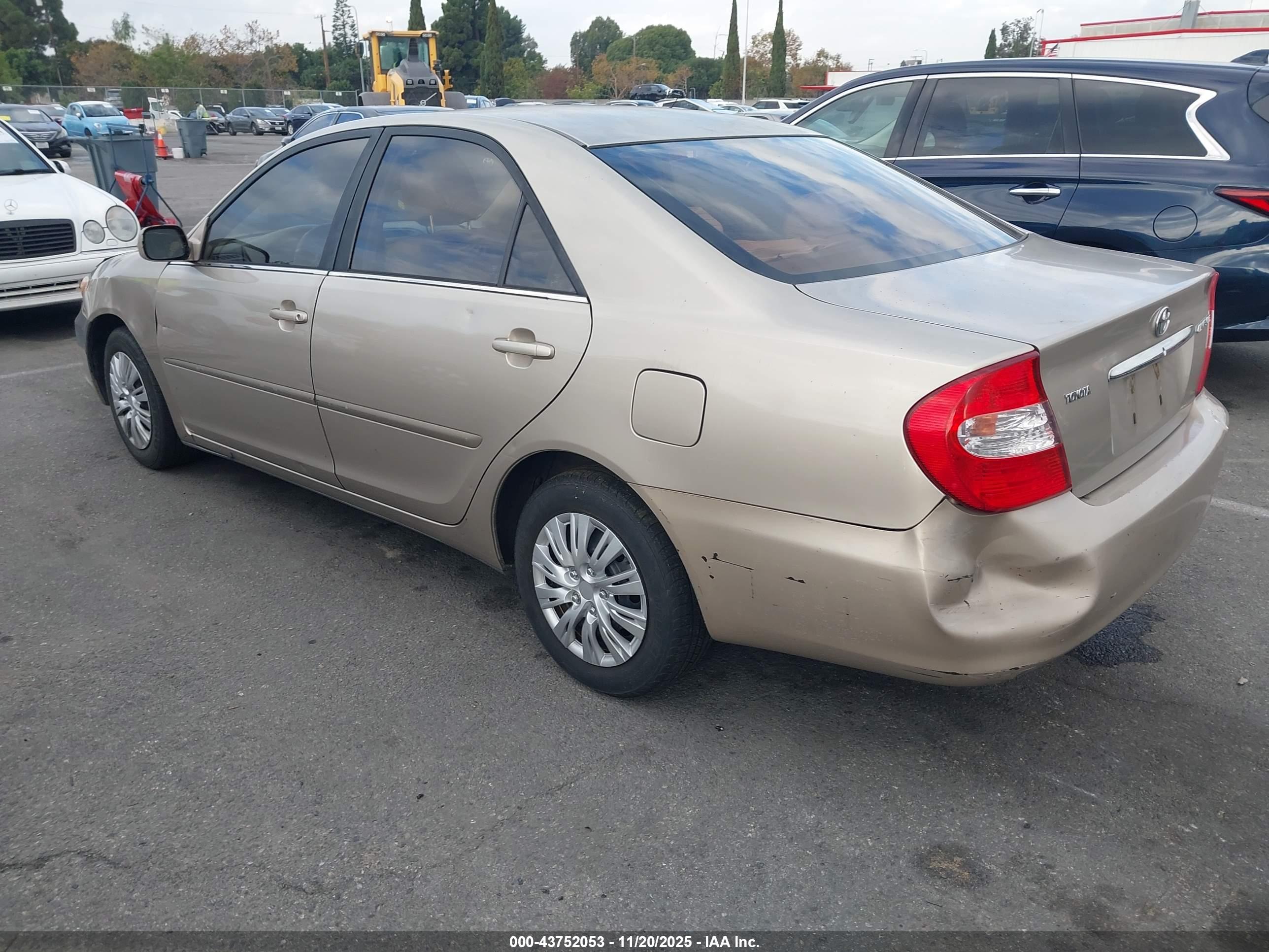 TOYOTA CAMRY image 3