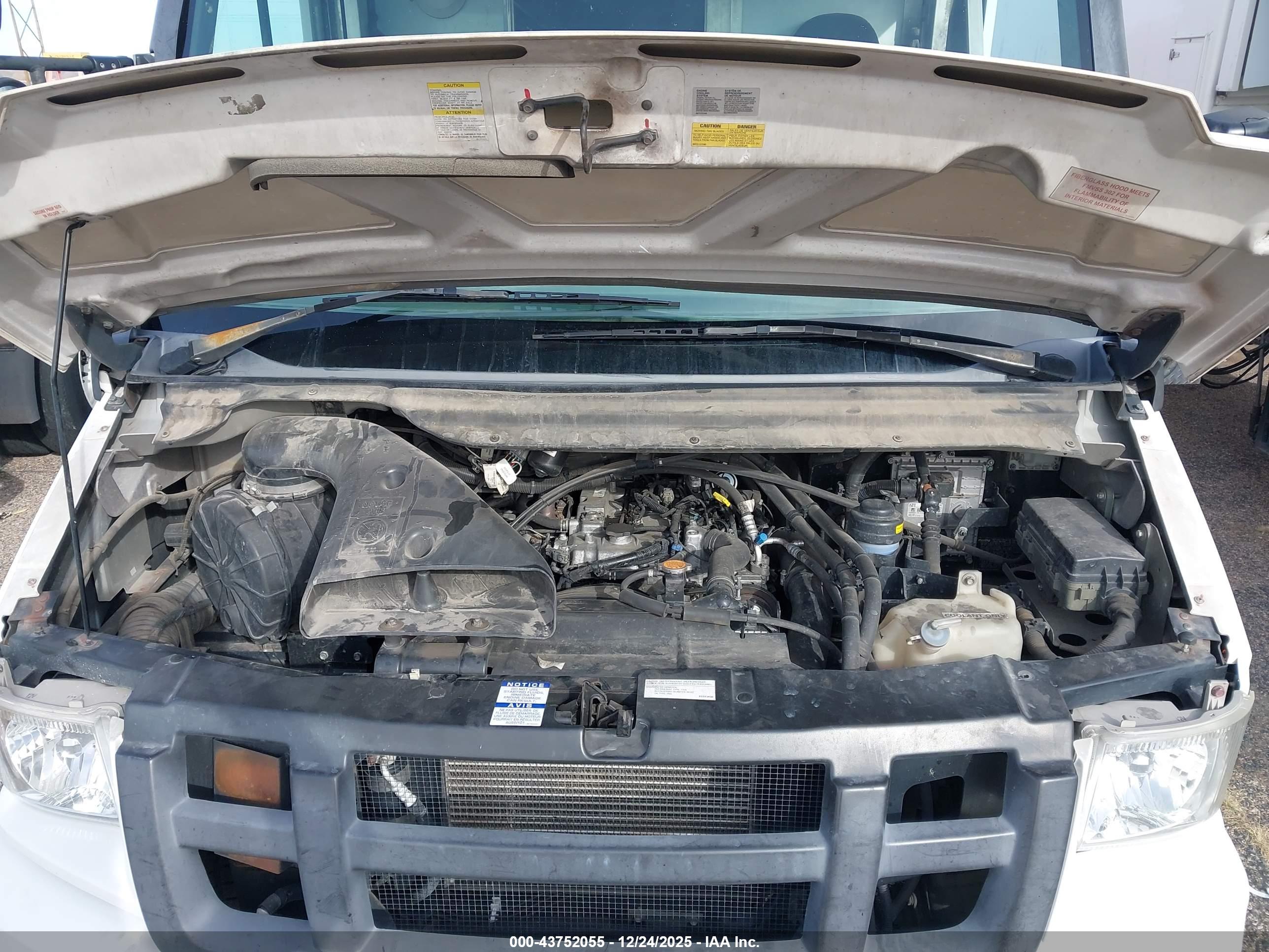 ISUZU COMMERCIAL image 10