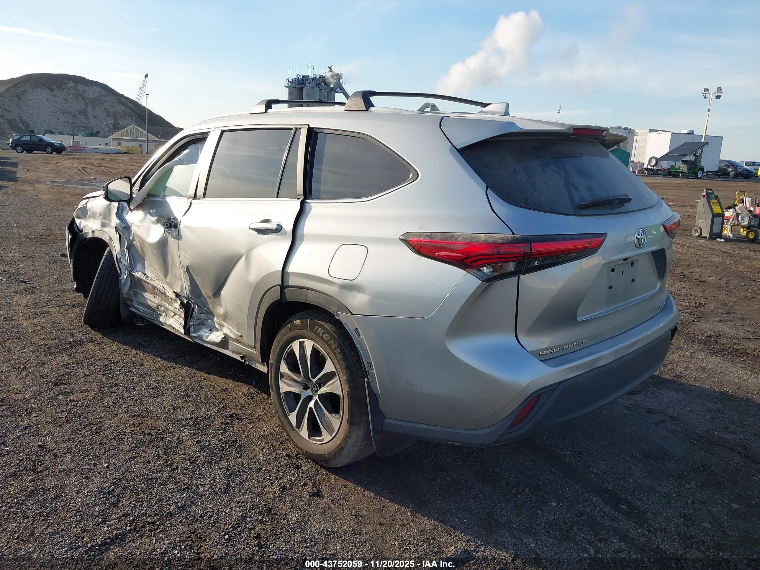 TOYOTA HIGHLANDER image 3