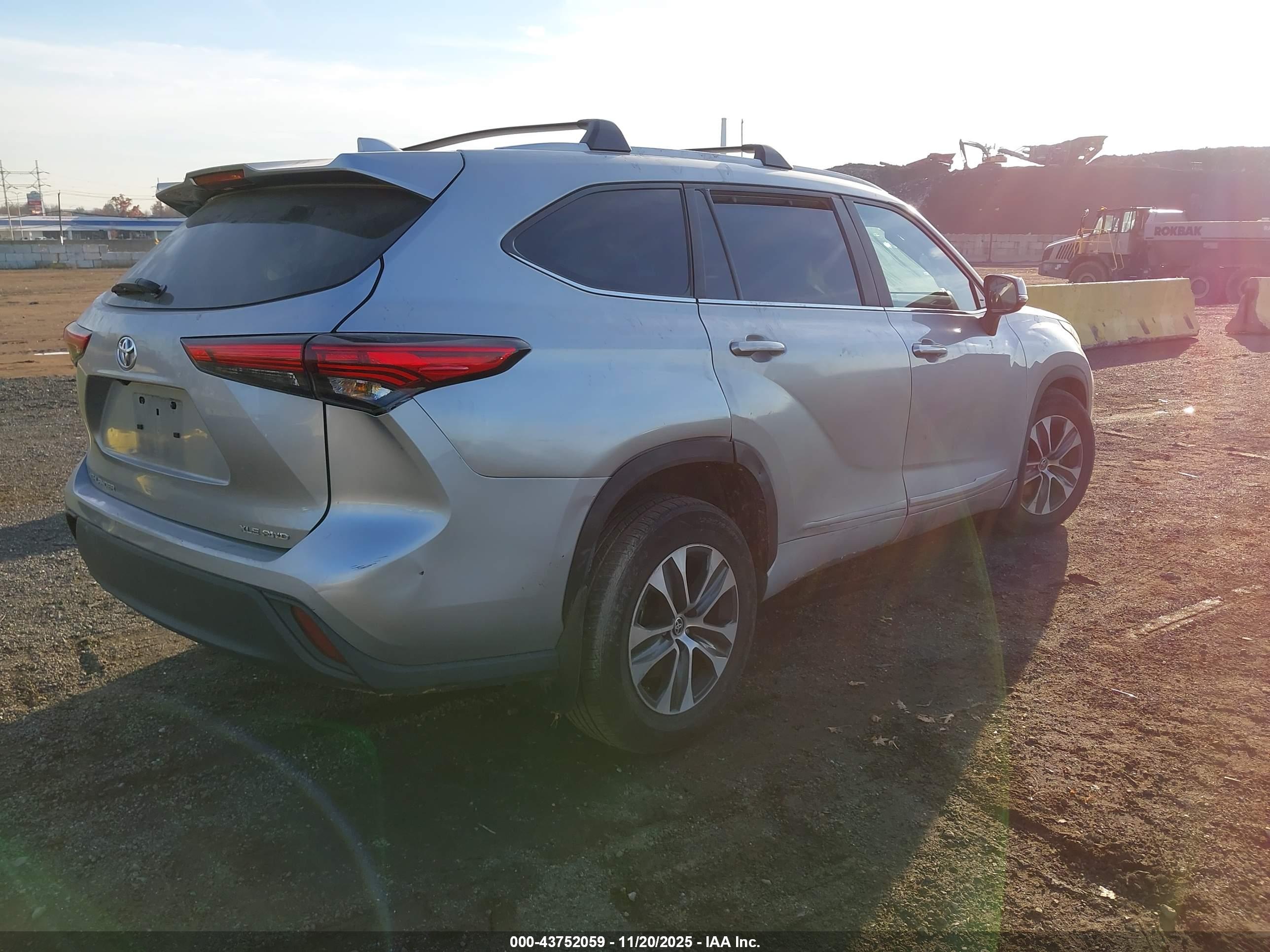 TOYOTA HIGHLANDER image 4