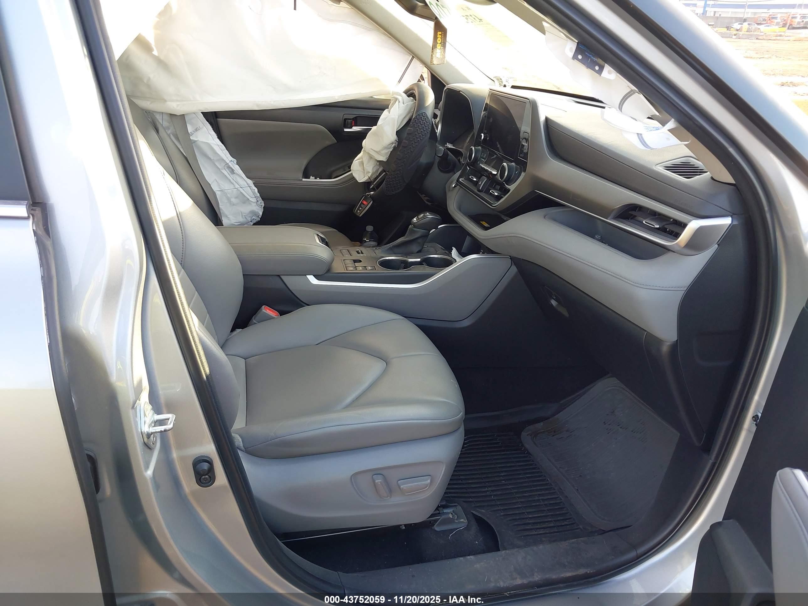TOYOTA HIGHLANDER image 5