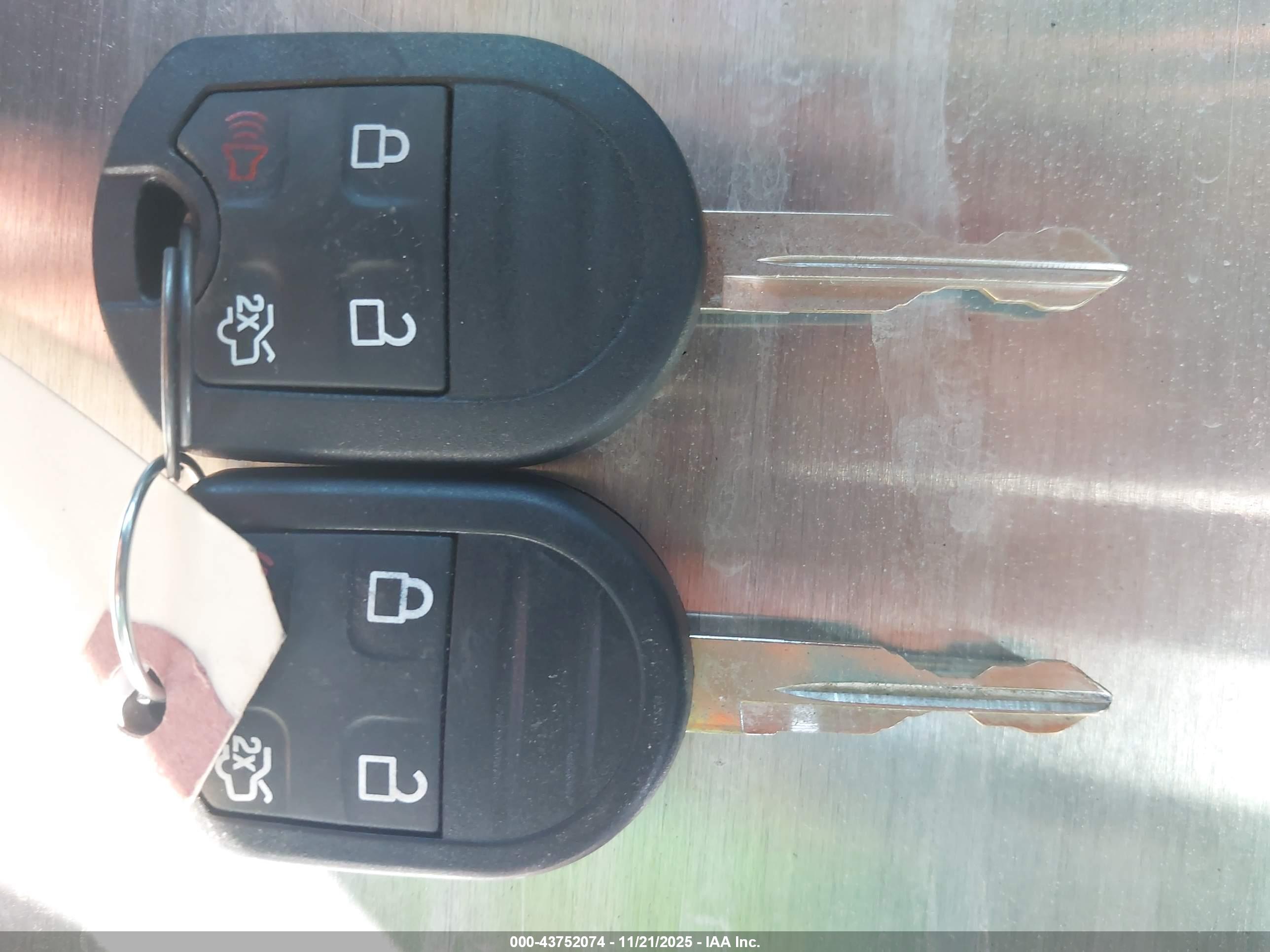 FORD TAURUS image 11